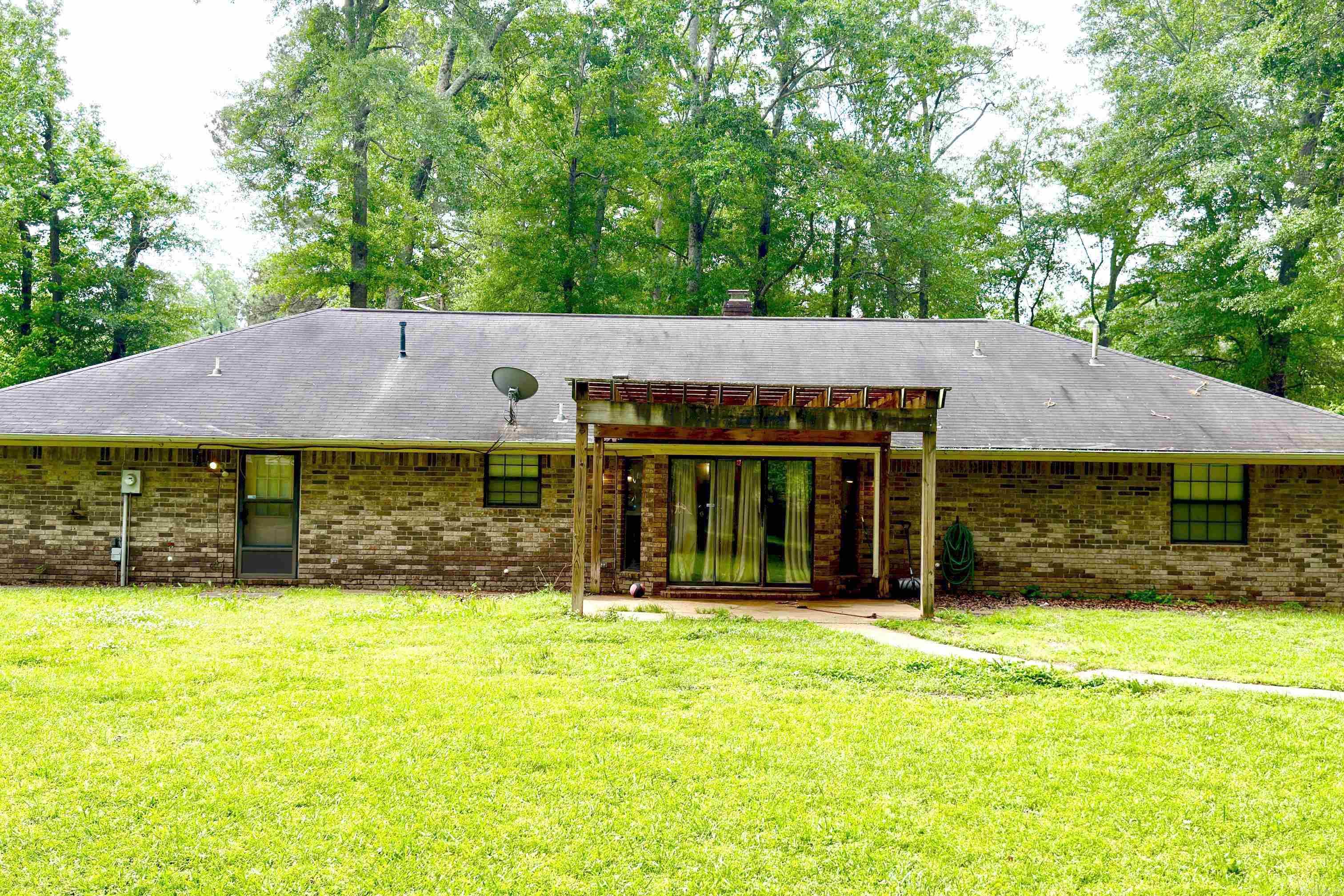 WOODRIDGE ESTATES ADDN - Residential