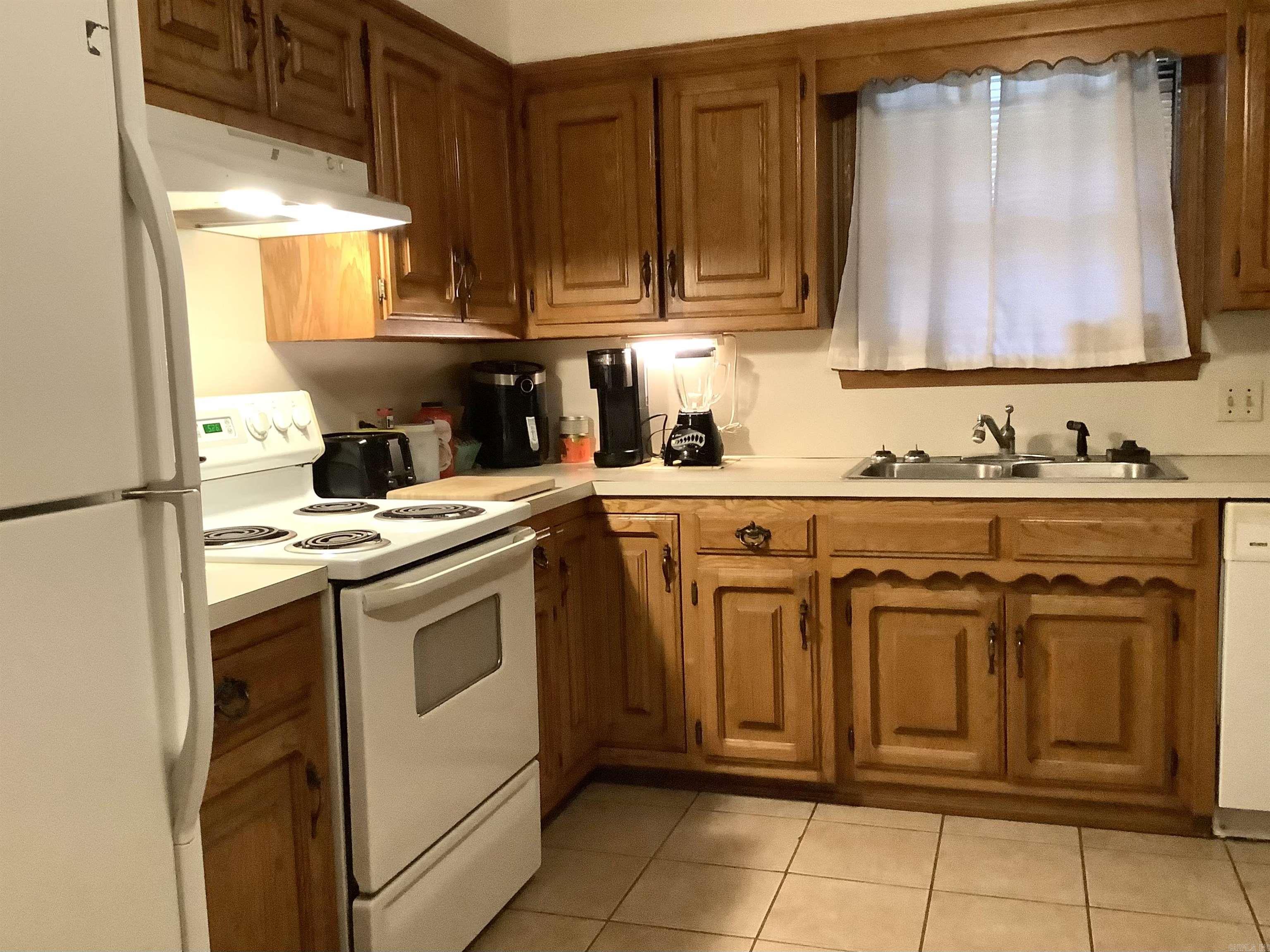 WOODRIDGE ESTATES ADDN - Residential