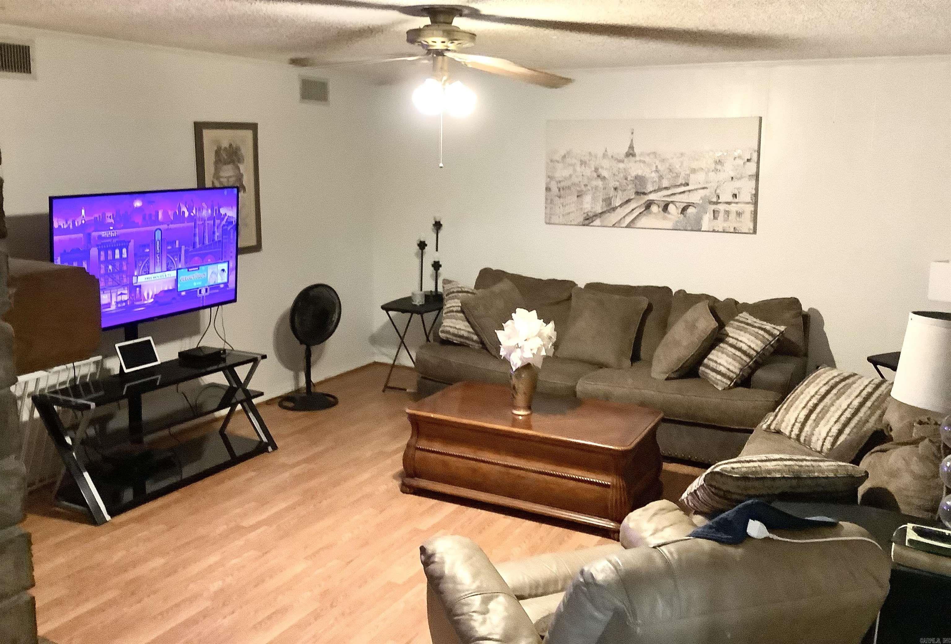WOODRIDGE ESTATES ADDN - Residential