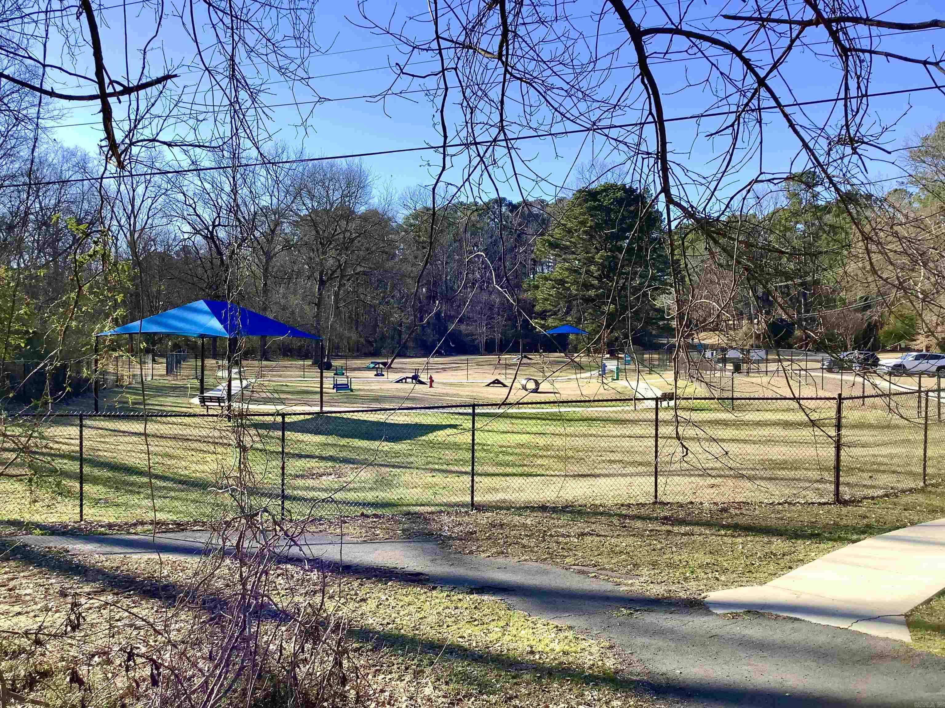 WOODRIDGE ESTATES ADDN - Residential