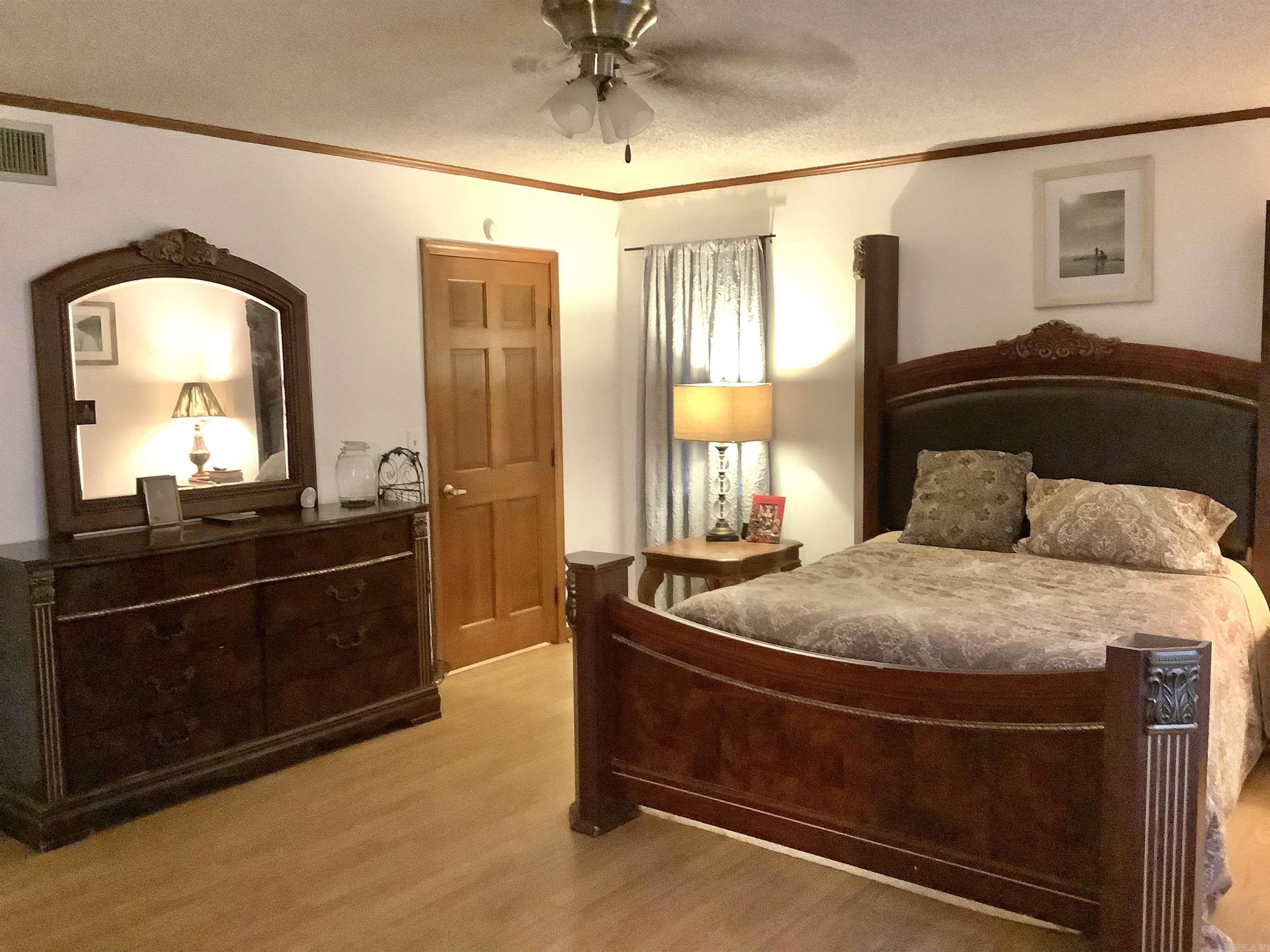 WOODRIDGE ESTATES ADDN - Residential