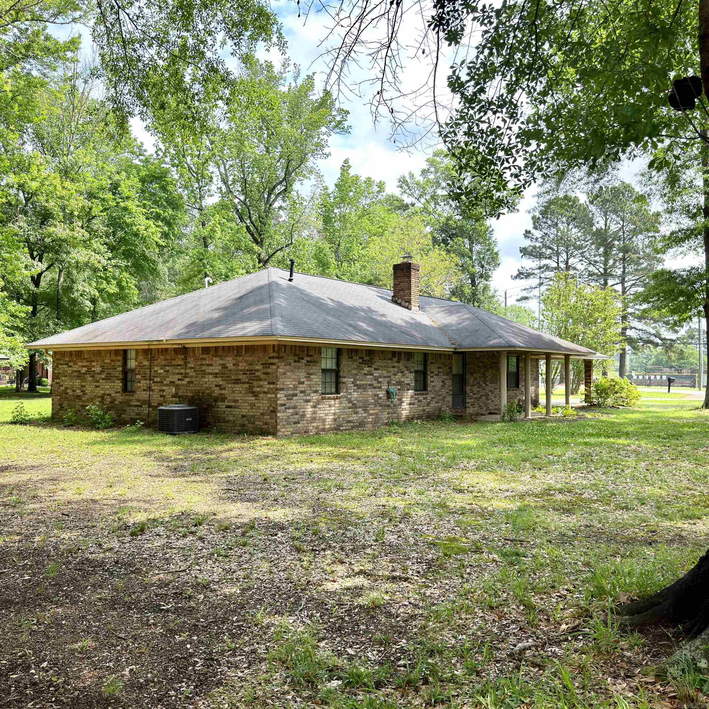 WOODRIDGE ESTATES ADDN - Residential