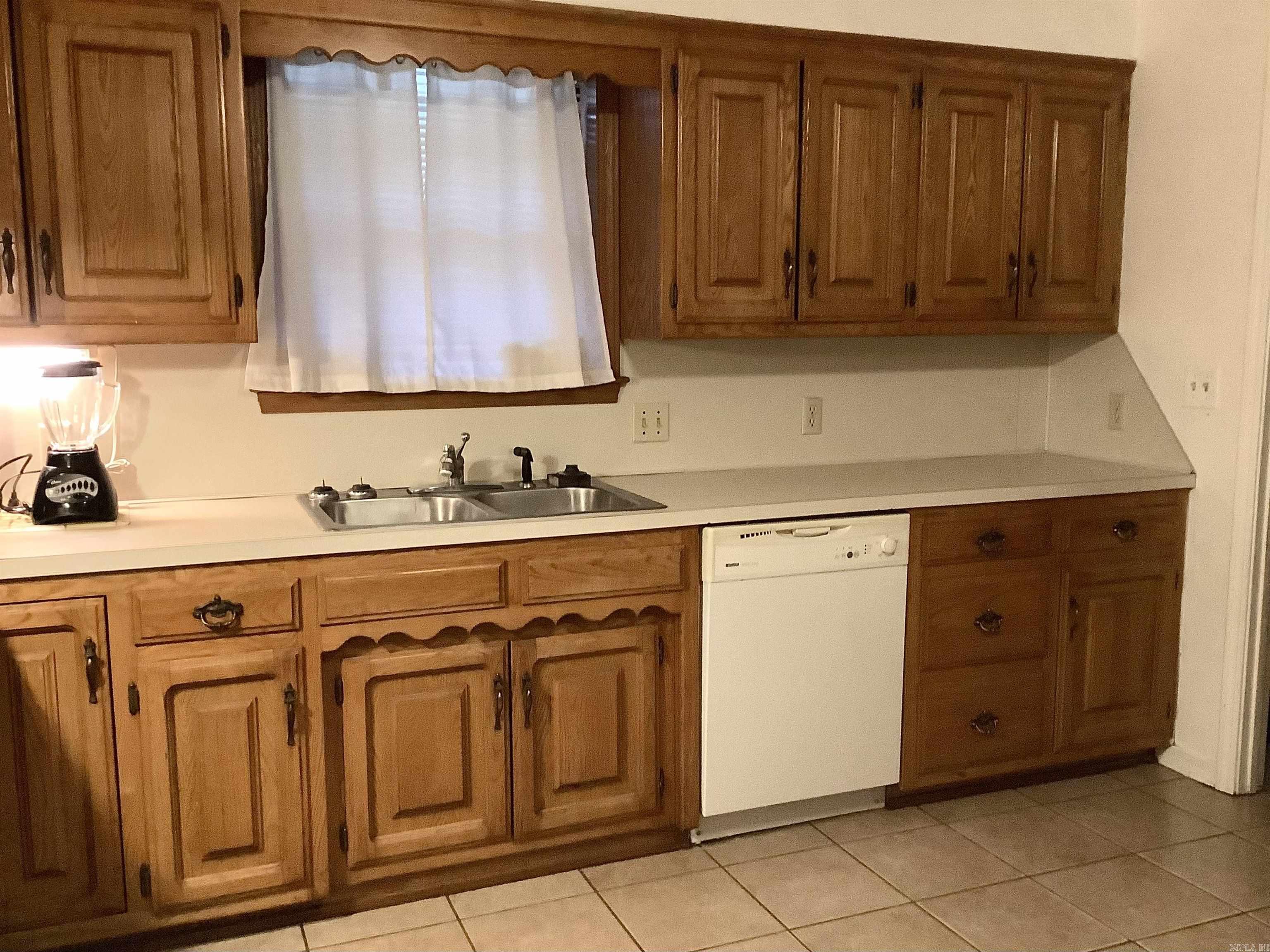 WOODRIDGE ESTATES ADDN - Residential