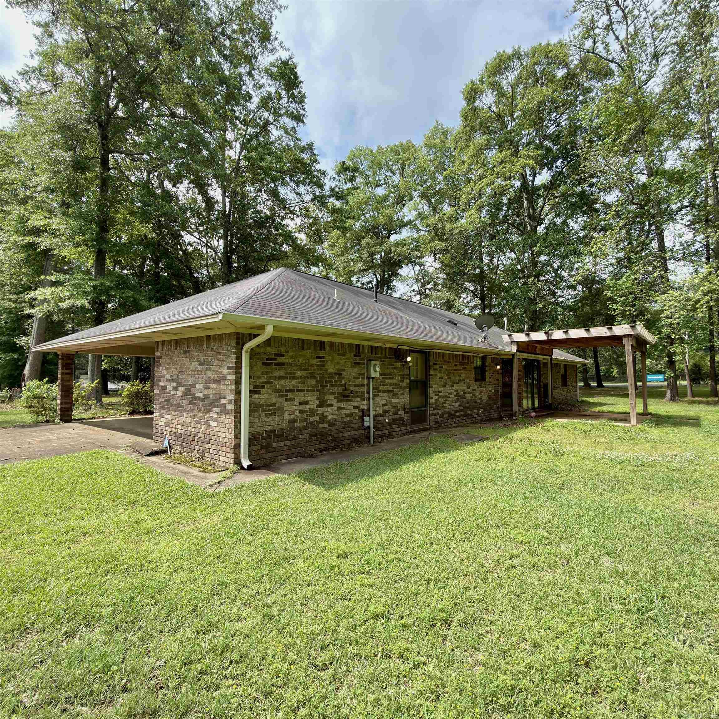 WOODRIDGE ESTATES ADDN - Residential
