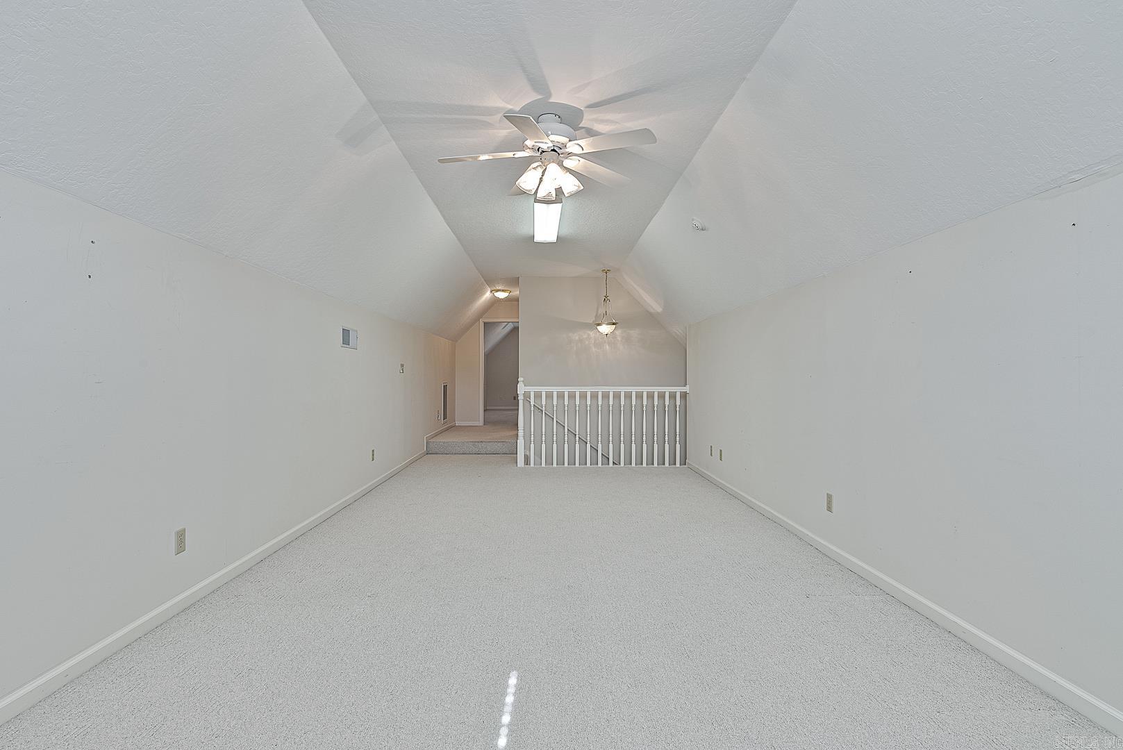 FOX MEADOW EST - Residential