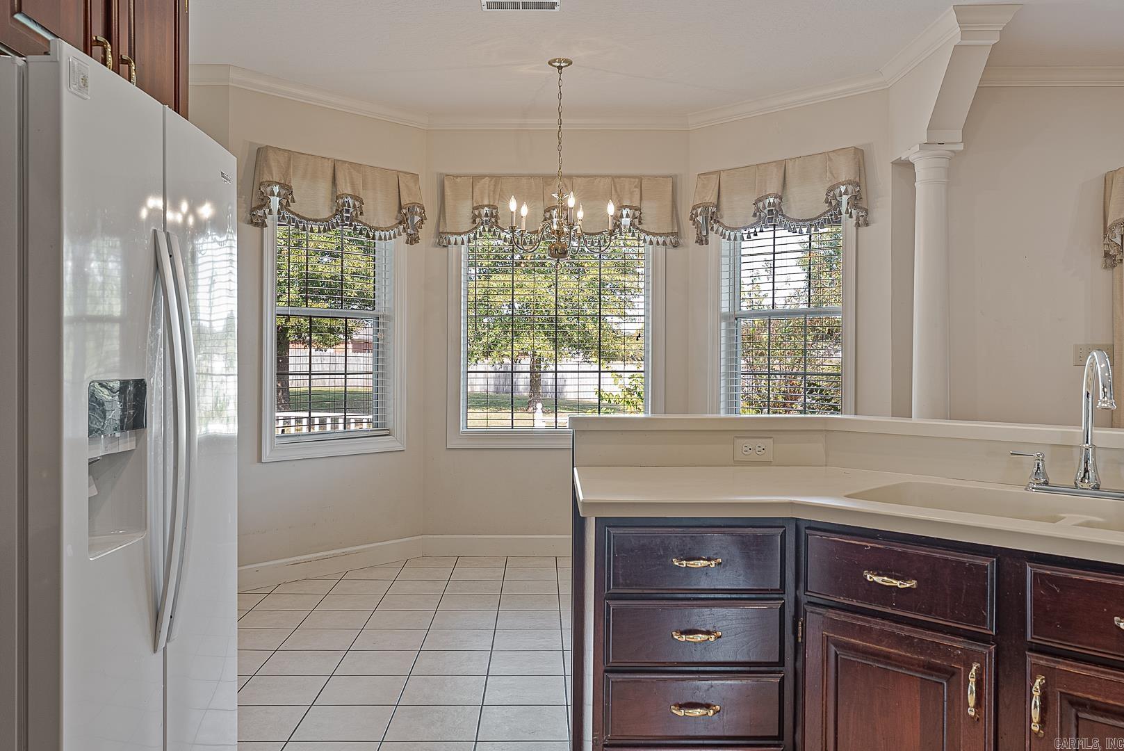 FOX MEADOW EST - Residential