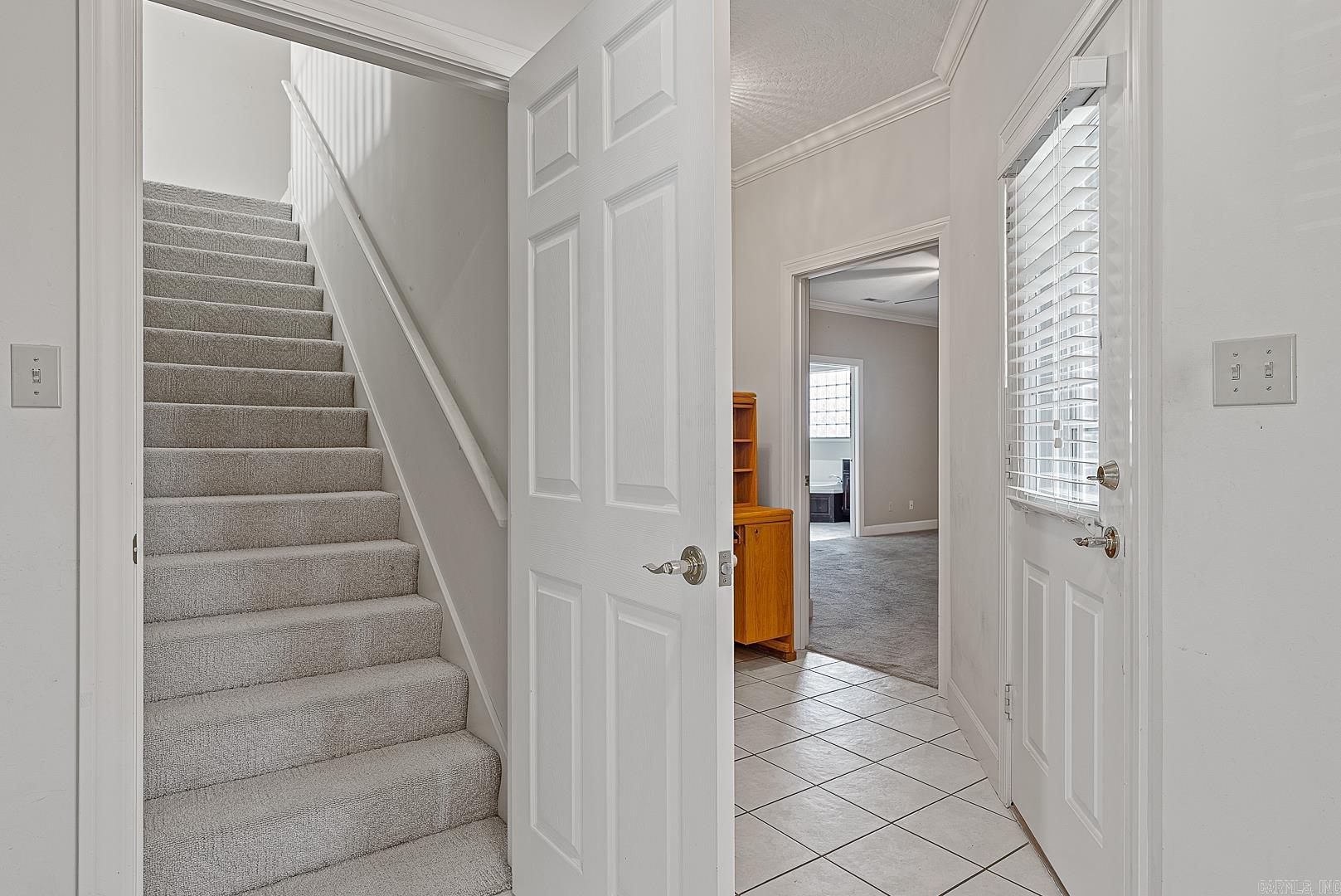 FOX MEADOW EST - Residential