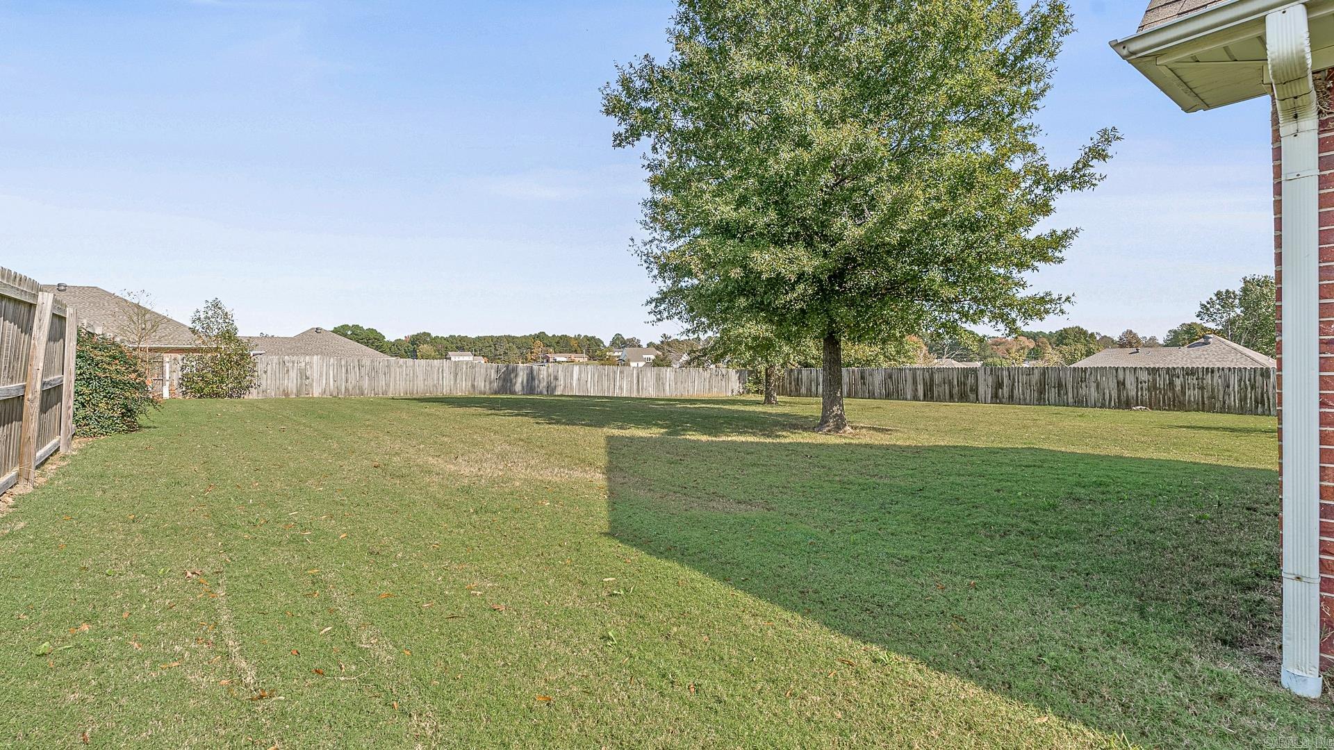 FOX MEADOW EST - Residential