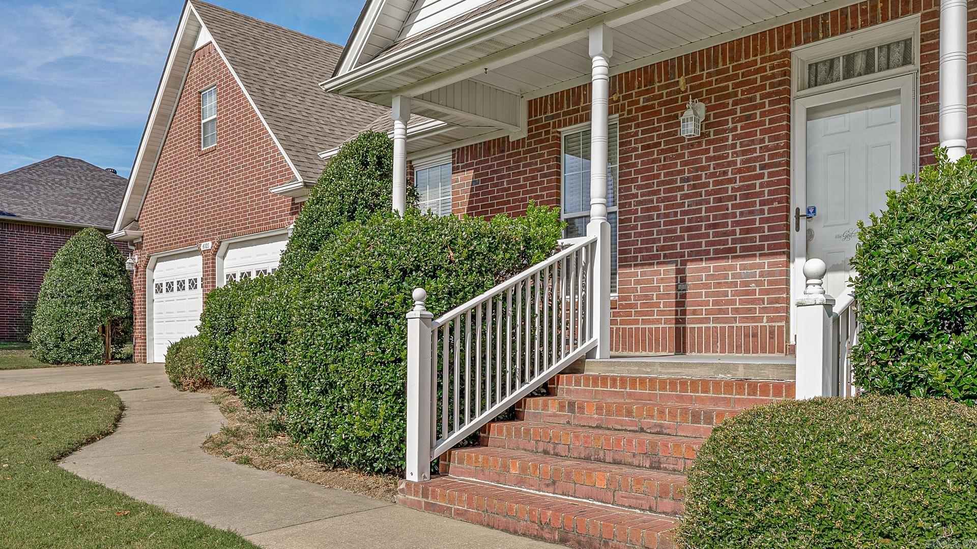 FOX MEADOW EST - Residential