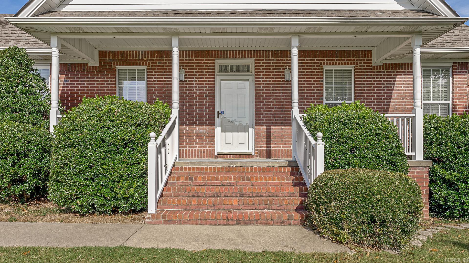 FOX MEADOW EST - Residential