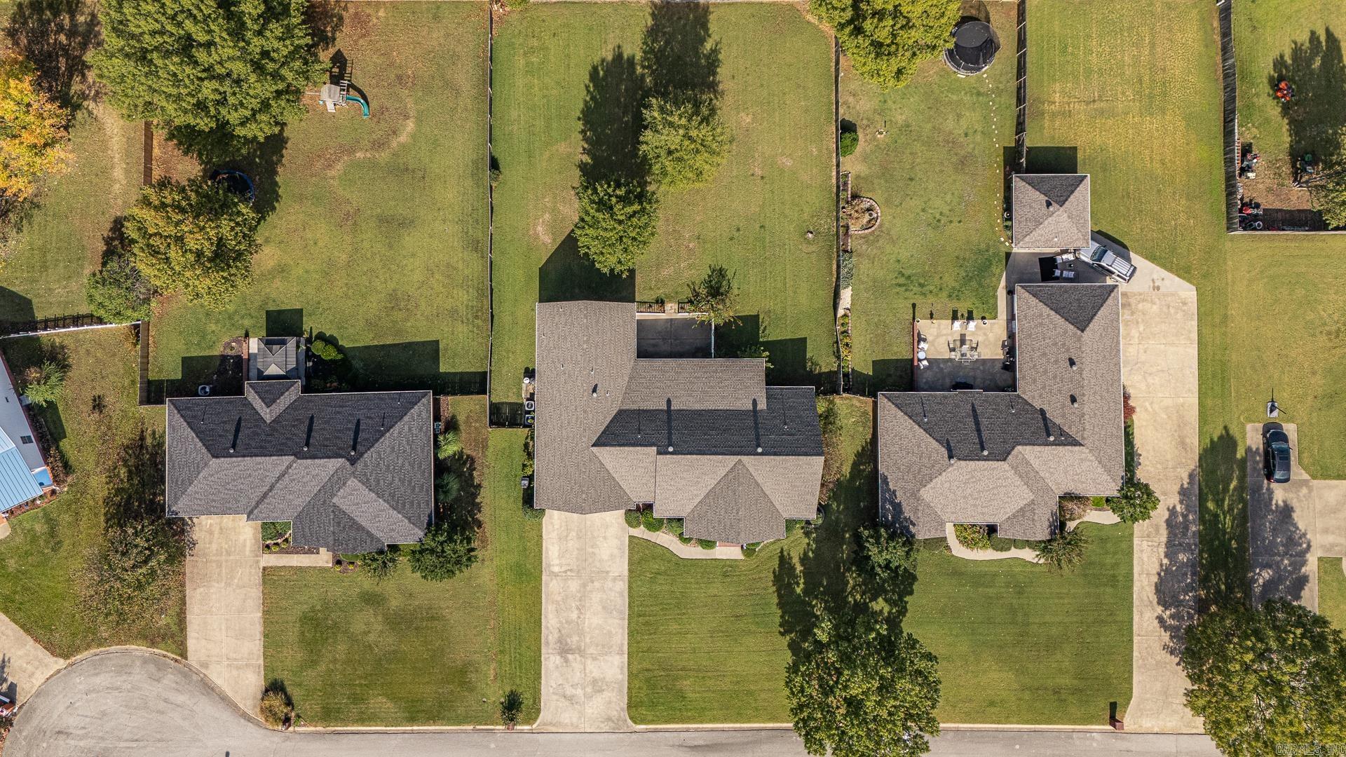 FOX MEADOW EST - Residential