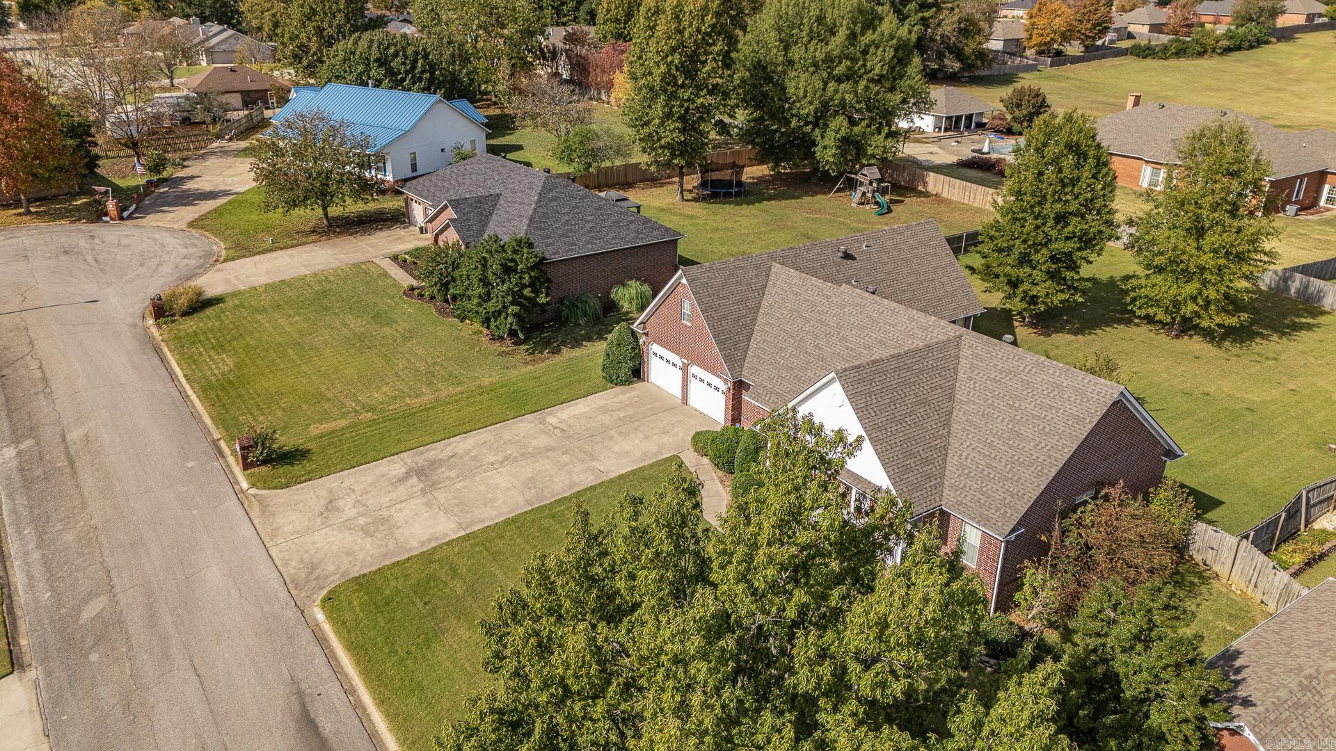 FOX MEADOW EST - Residential