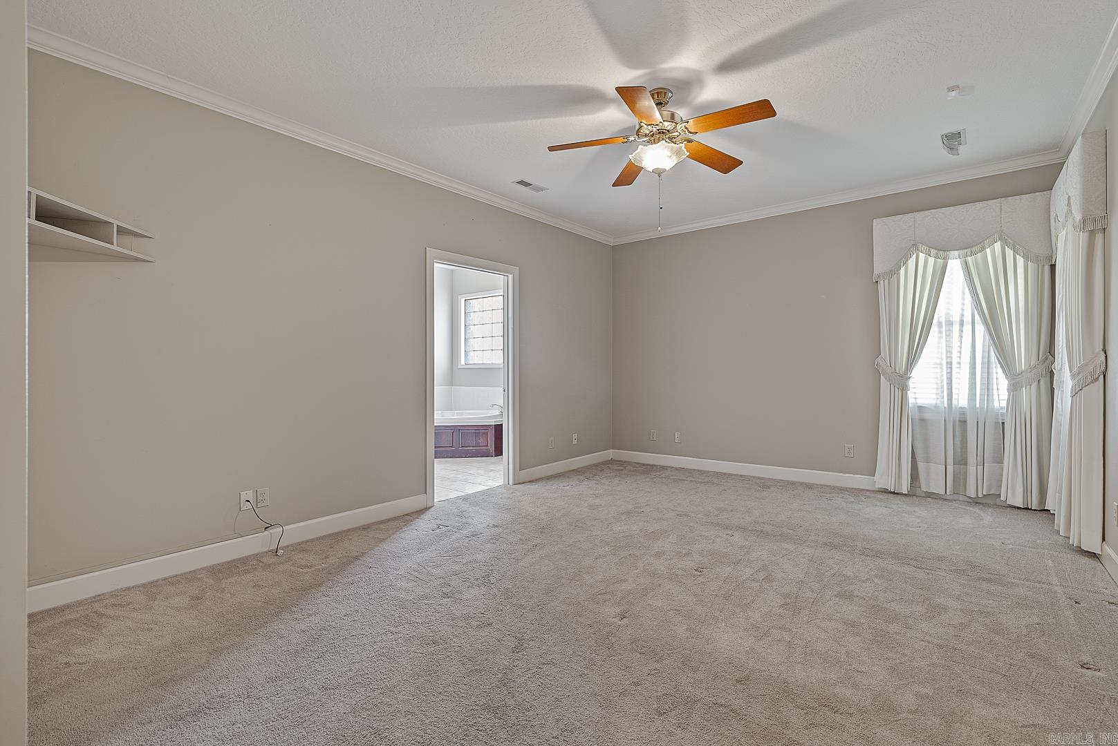 FOX MEADOW EST - Residential