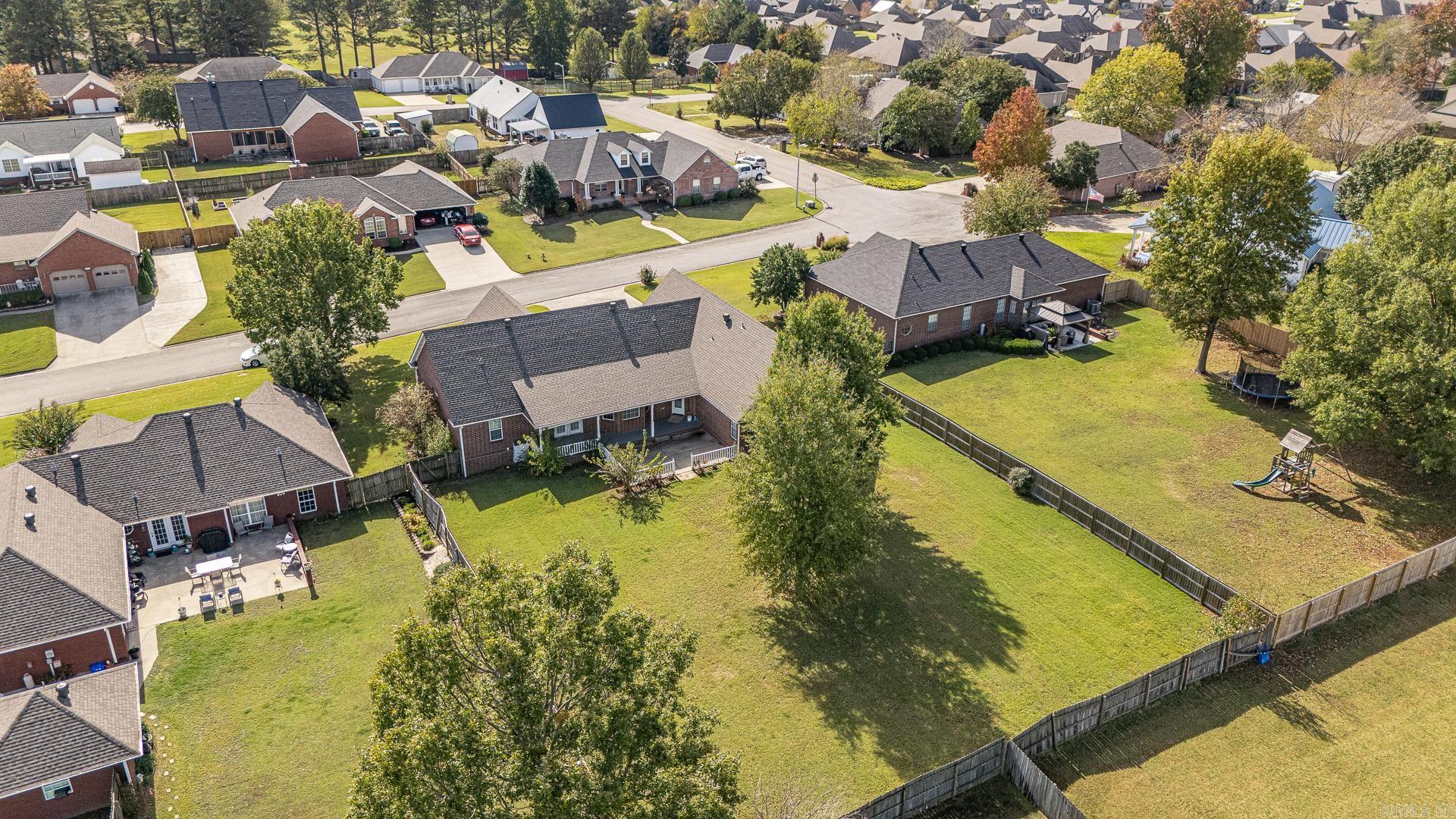 FOX MEADOW EST - Residential