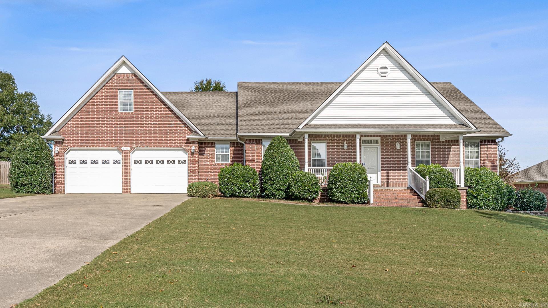 FOX MEADOW EST - Residential