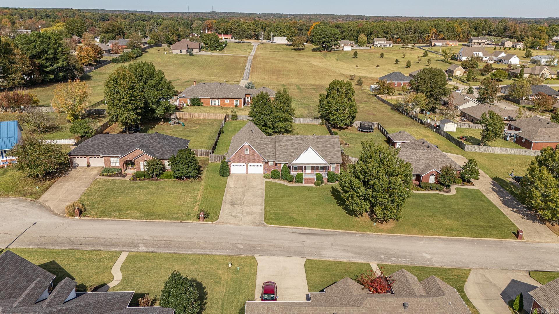 FOX MEADOW EST - Residential