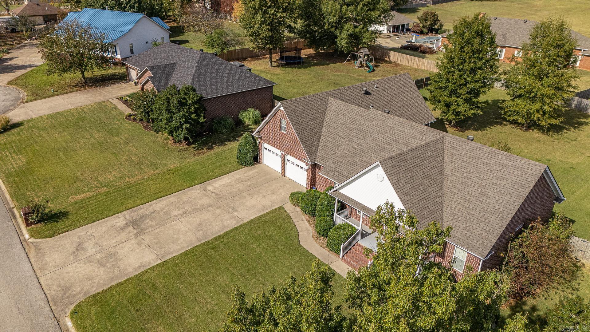 FOX MEADOW EST - Residential