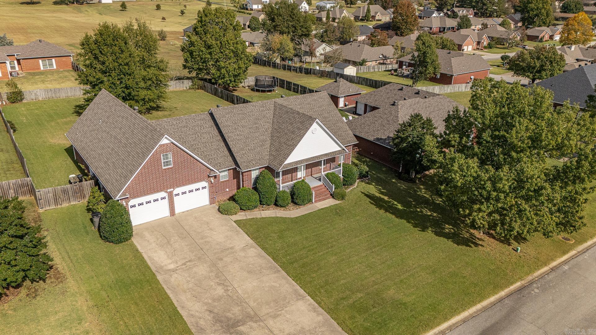 FOX MEADOW EST - Residential
