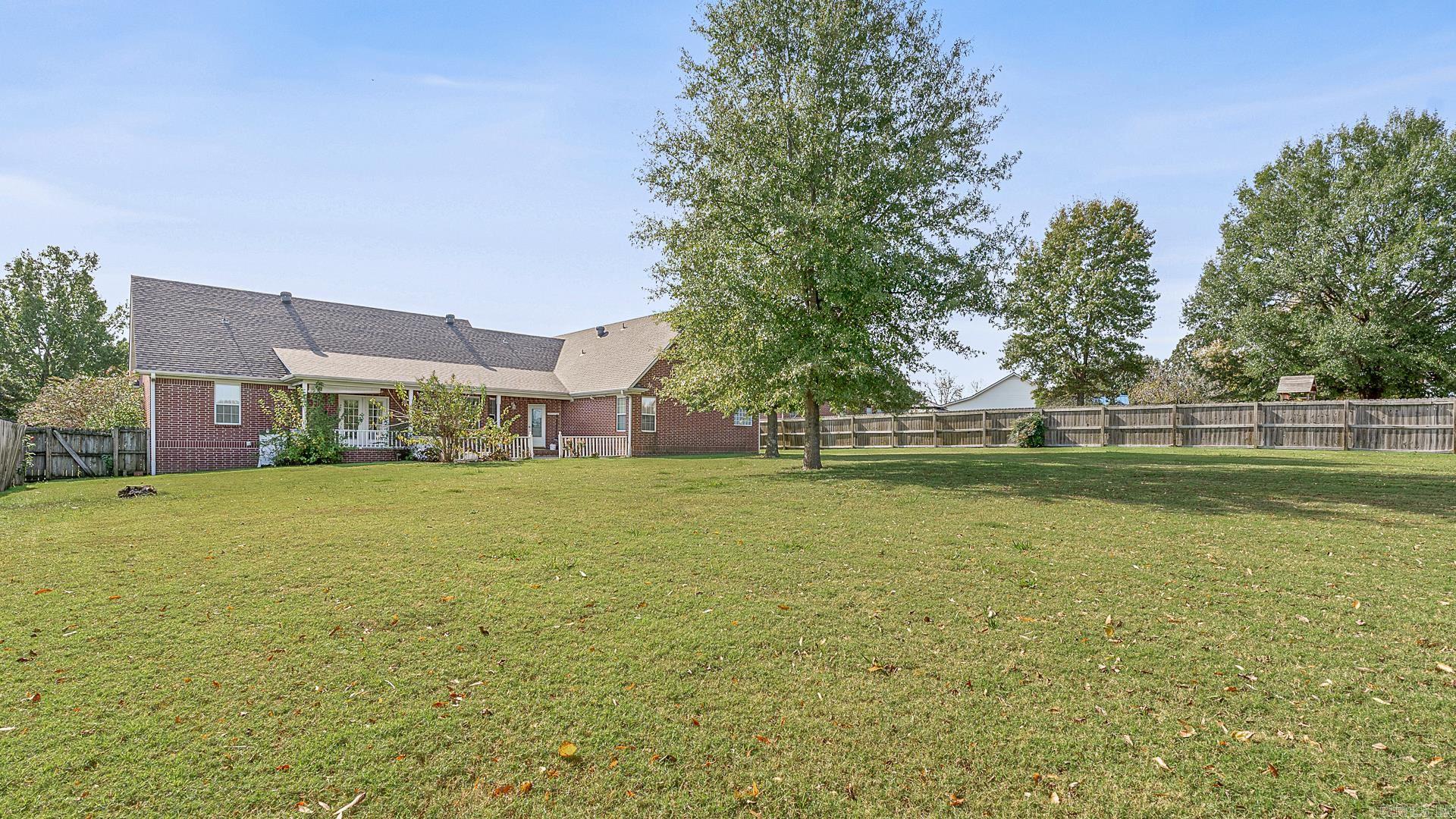 FOX MEADOW EST - Residential