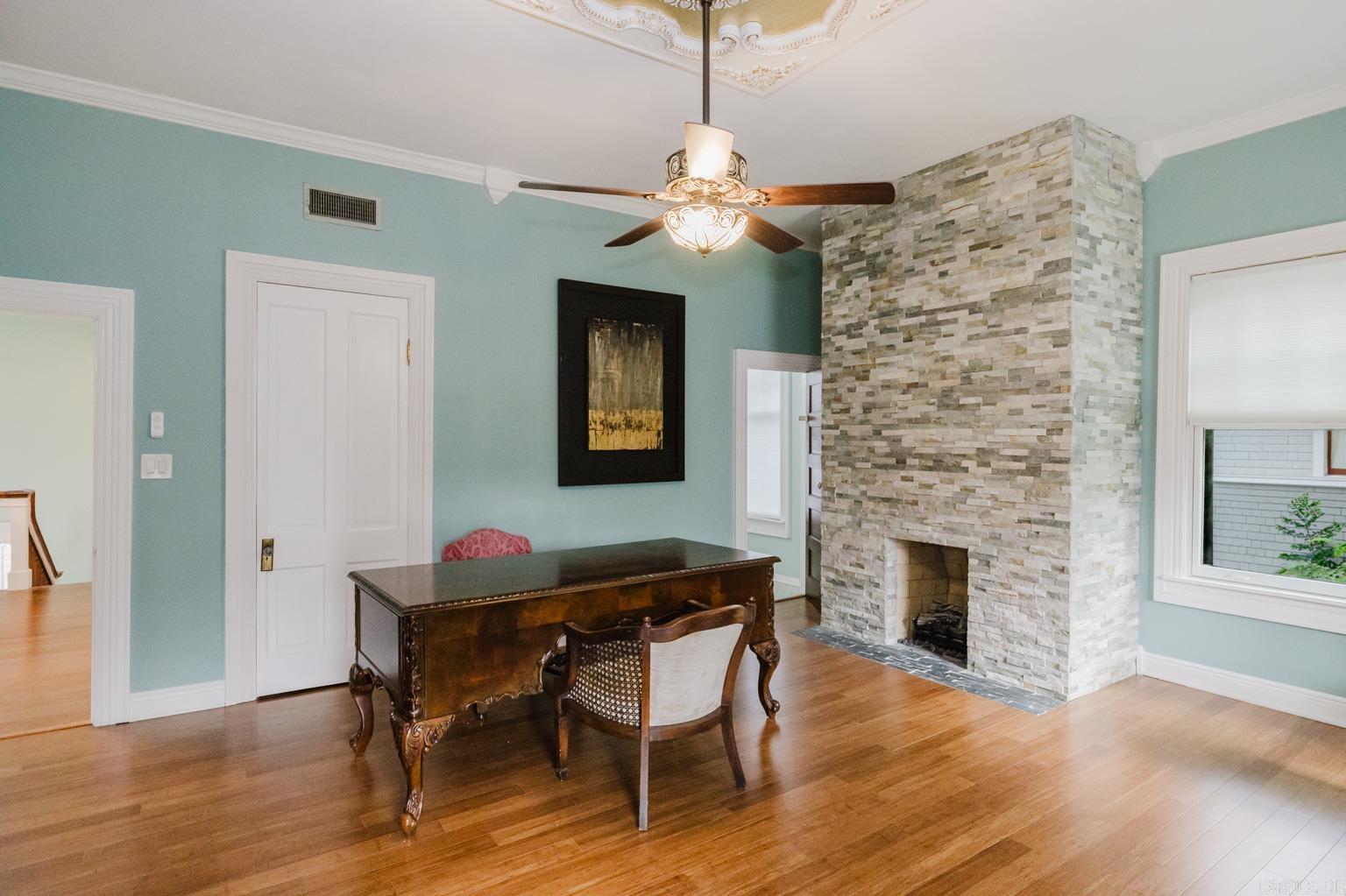 Governors Mansion - Residential