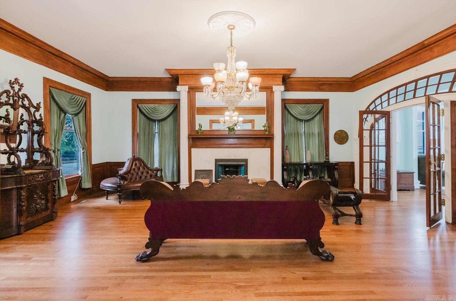 Governors Mansion - Residential