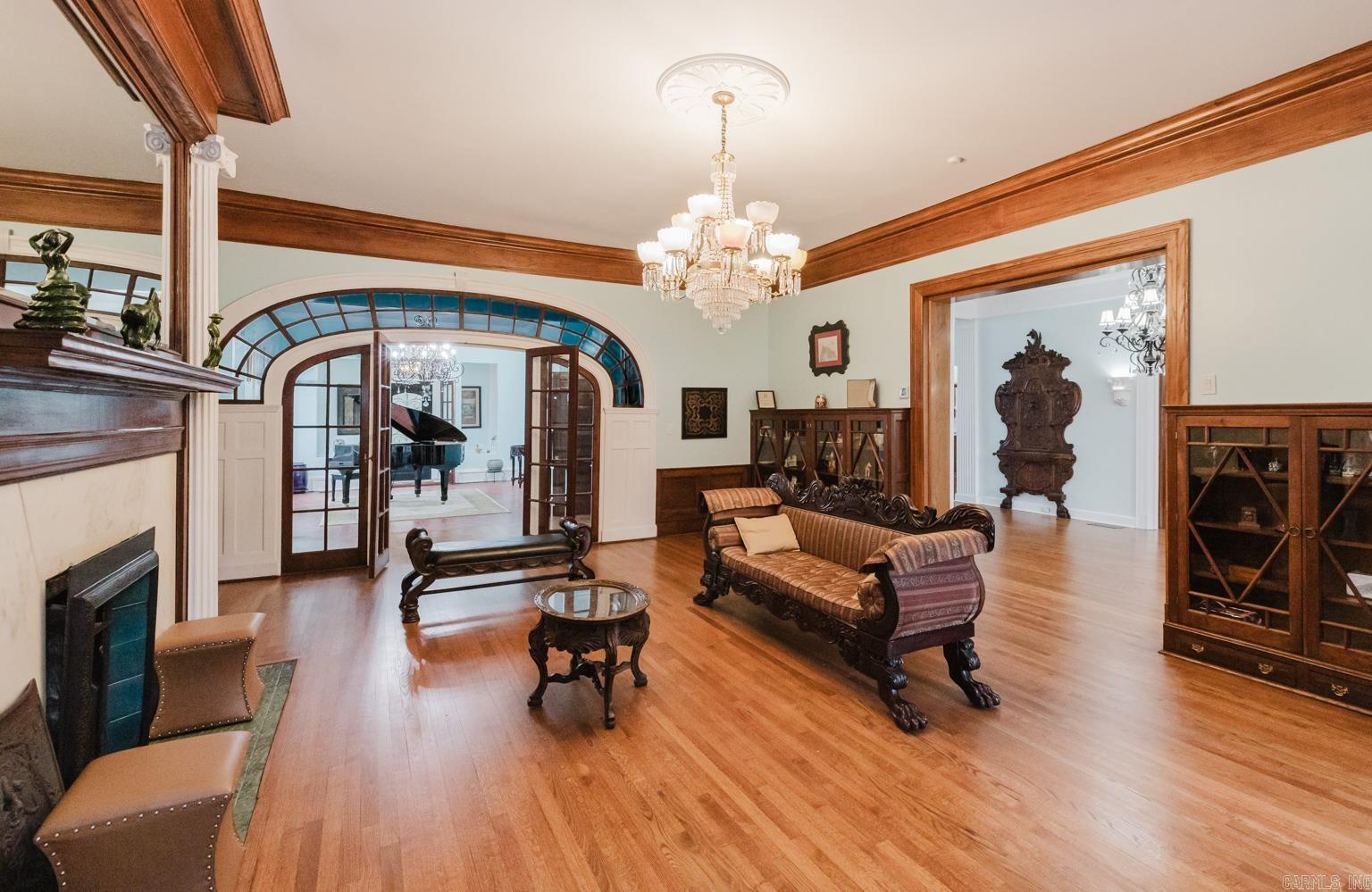 Governors Mansion - Residential