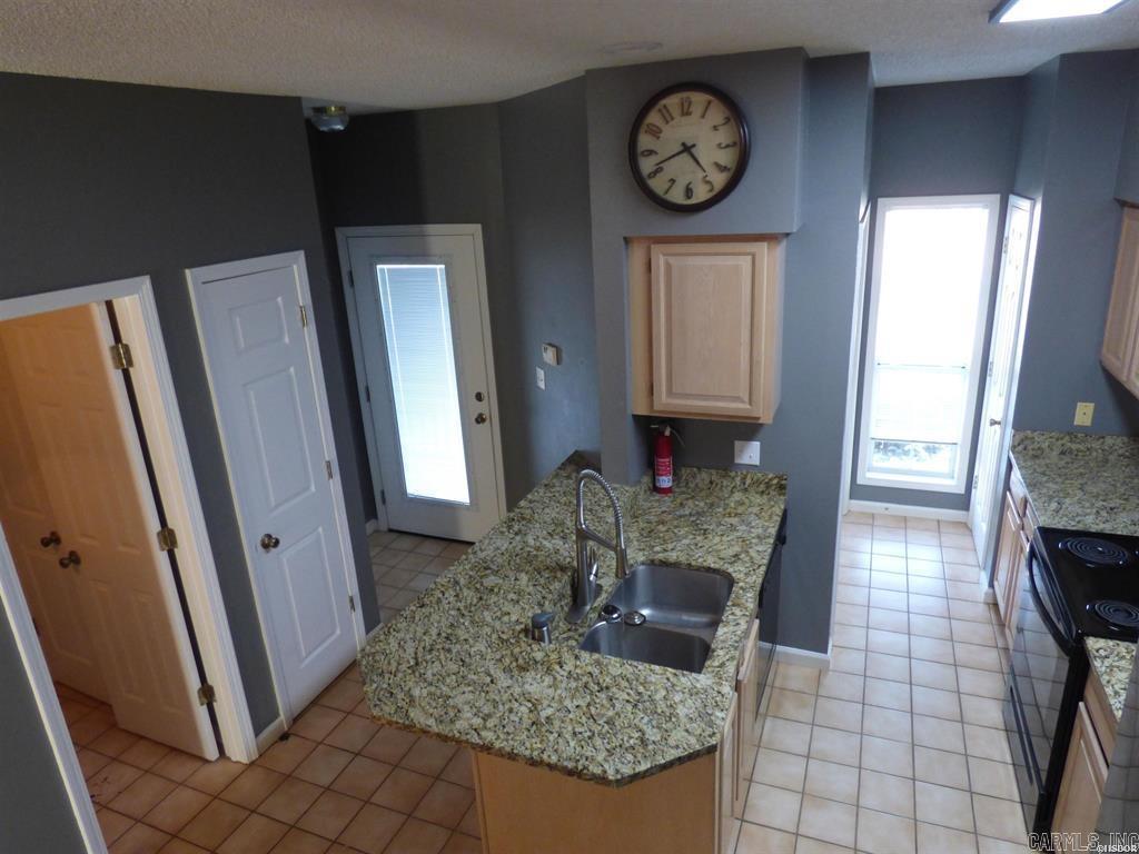 BAYSHORE TOWNHOMES - Residential