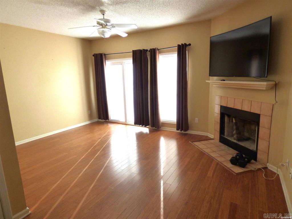 BAYSHORE TOWNHOMES - Residential