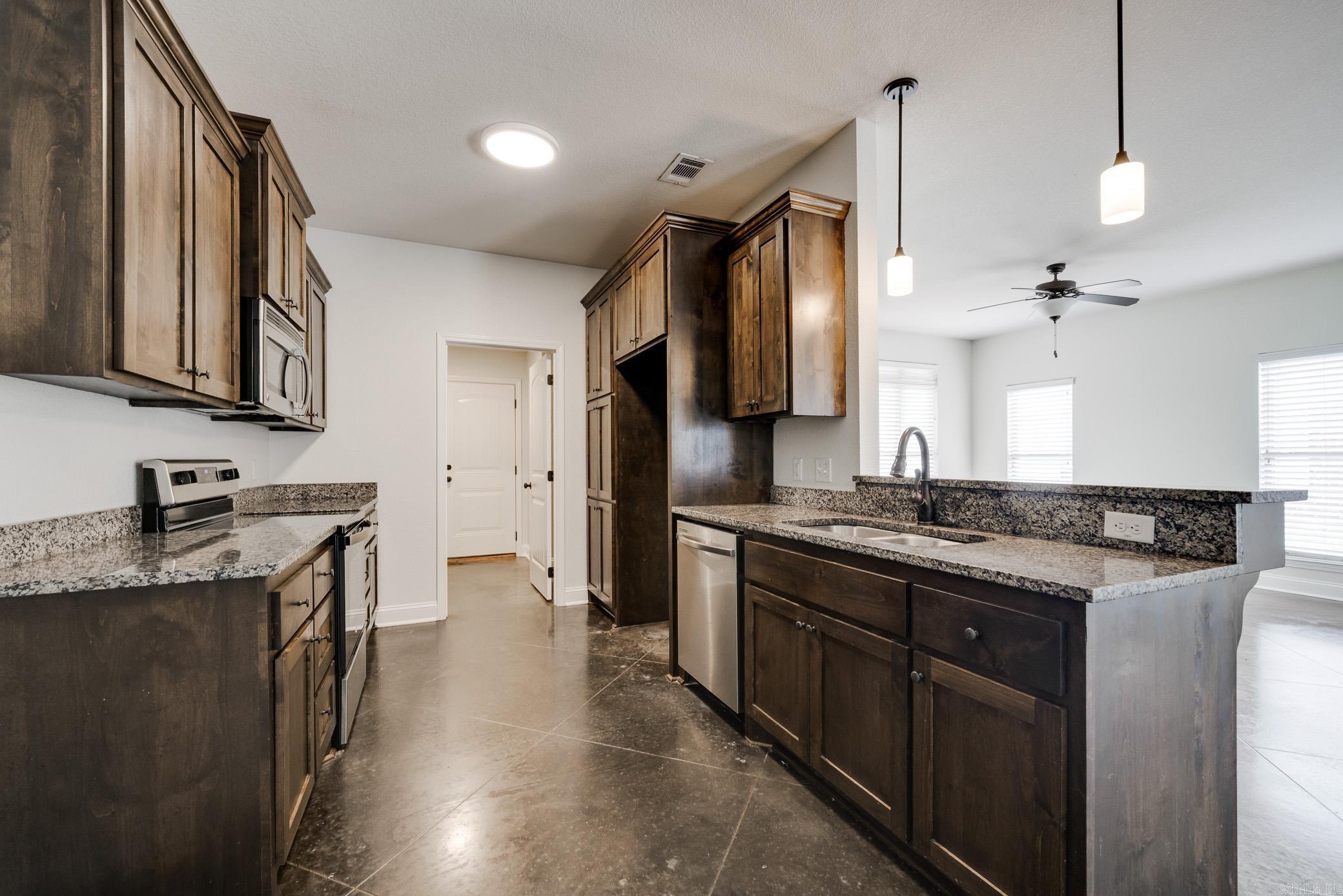 SPRING VALLEY - Residential