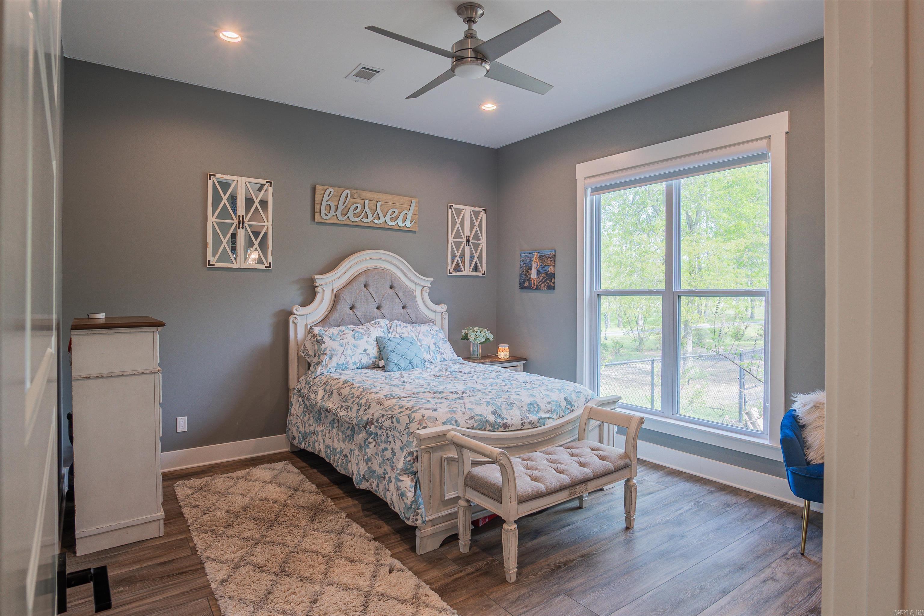 RED OAK - Residential