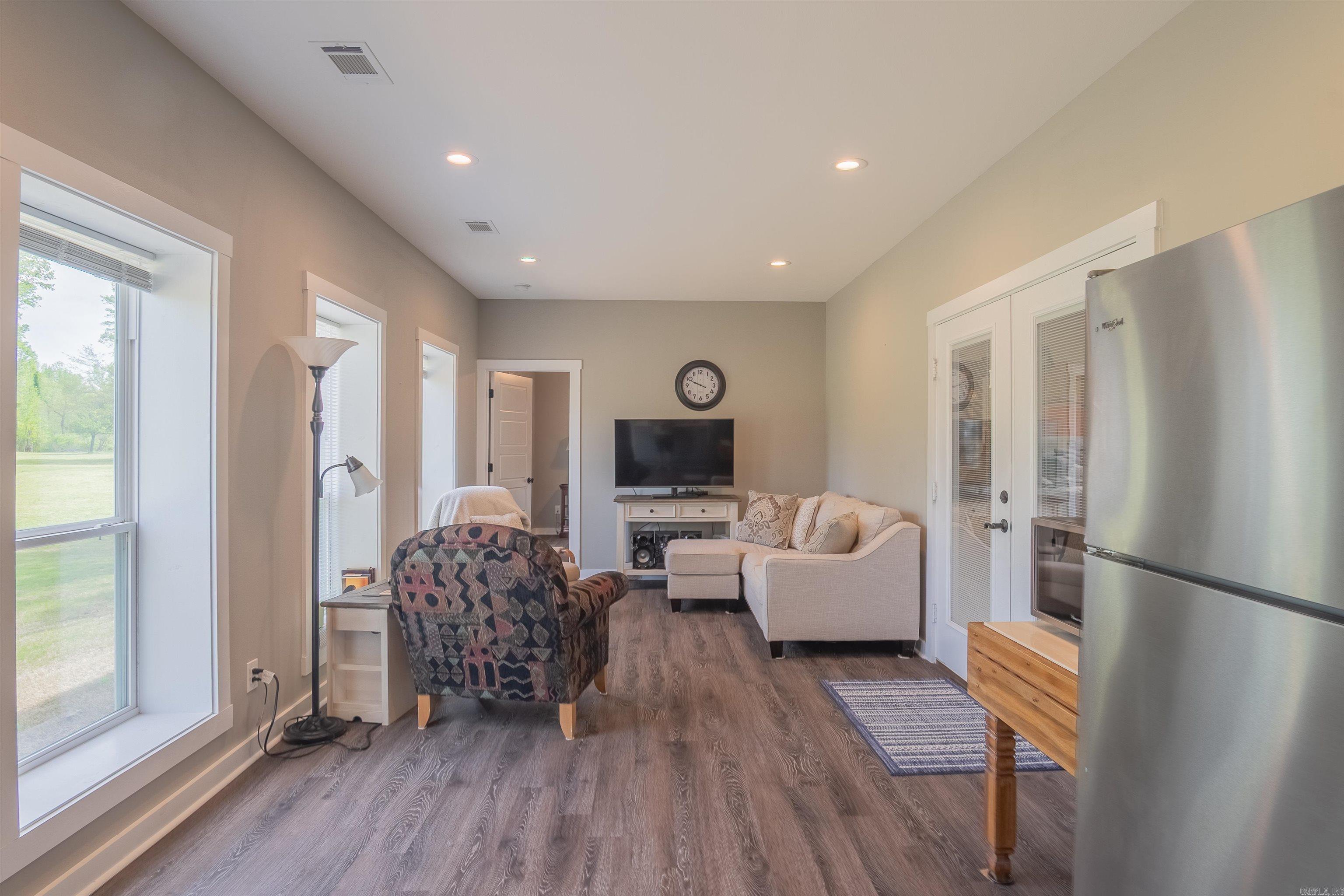 RED OAK - Residential
