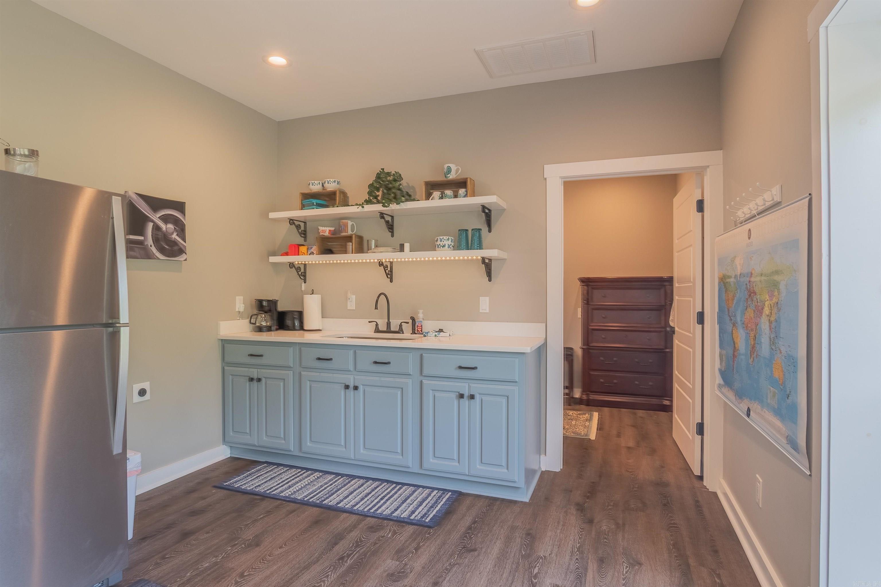 RED OAK - Residential