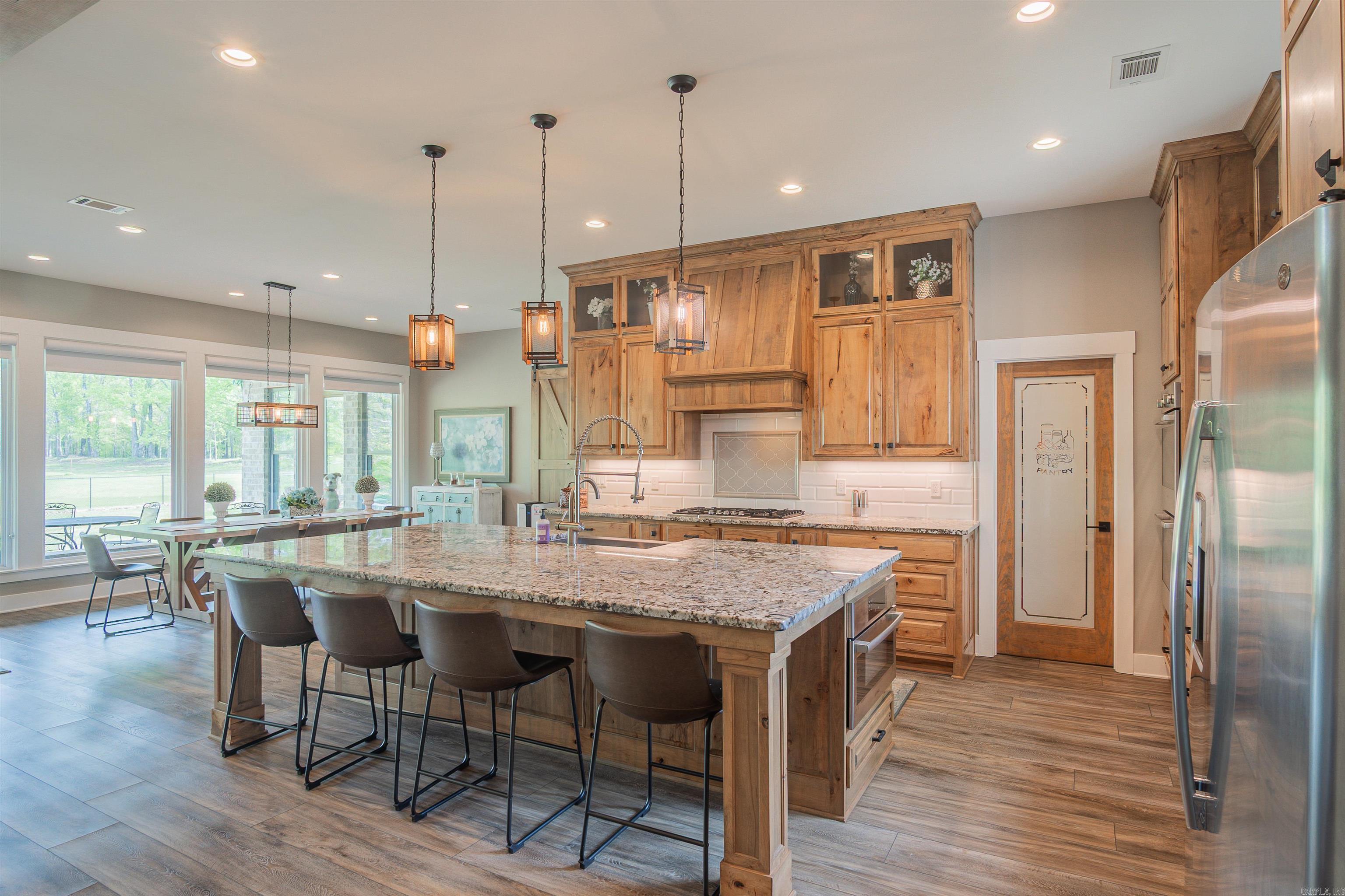 RED OAK - Residential