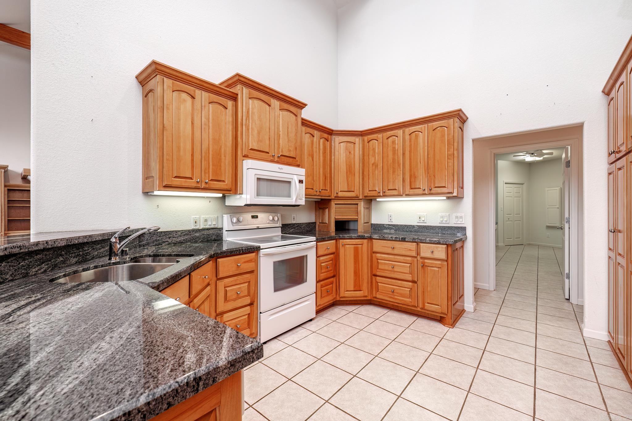 ALTA VISTA - Residential