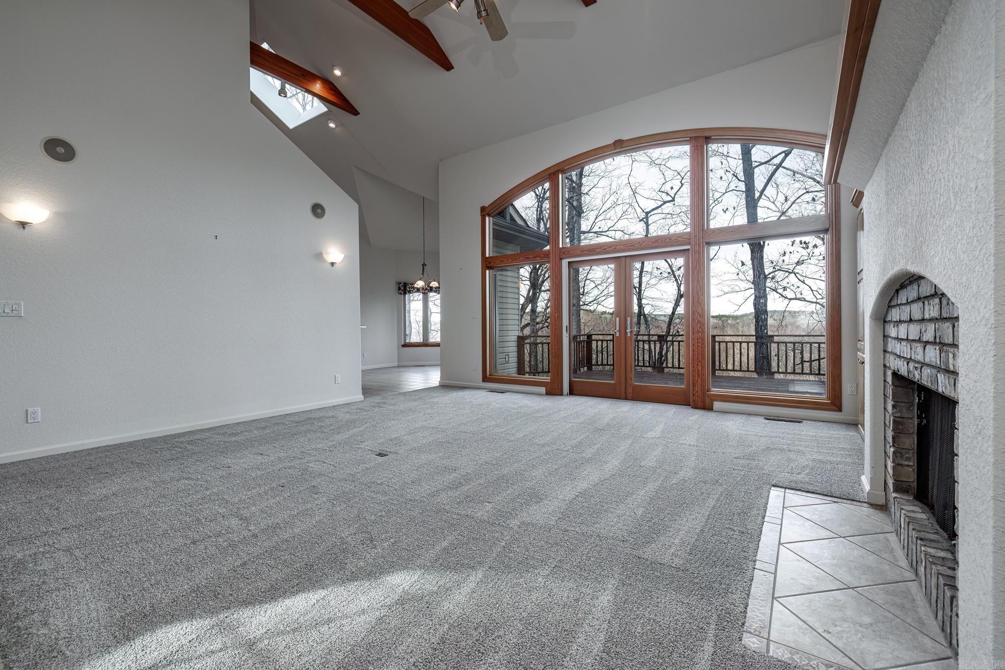 ALTA VISTA - Residential