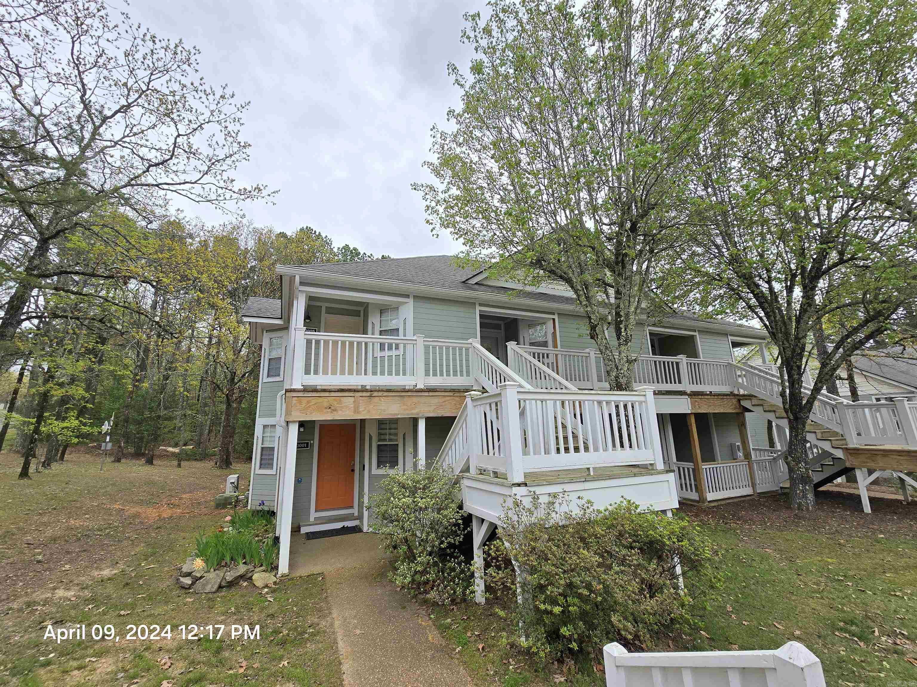 SUMMERHILL PLACE CONDOS - Residential