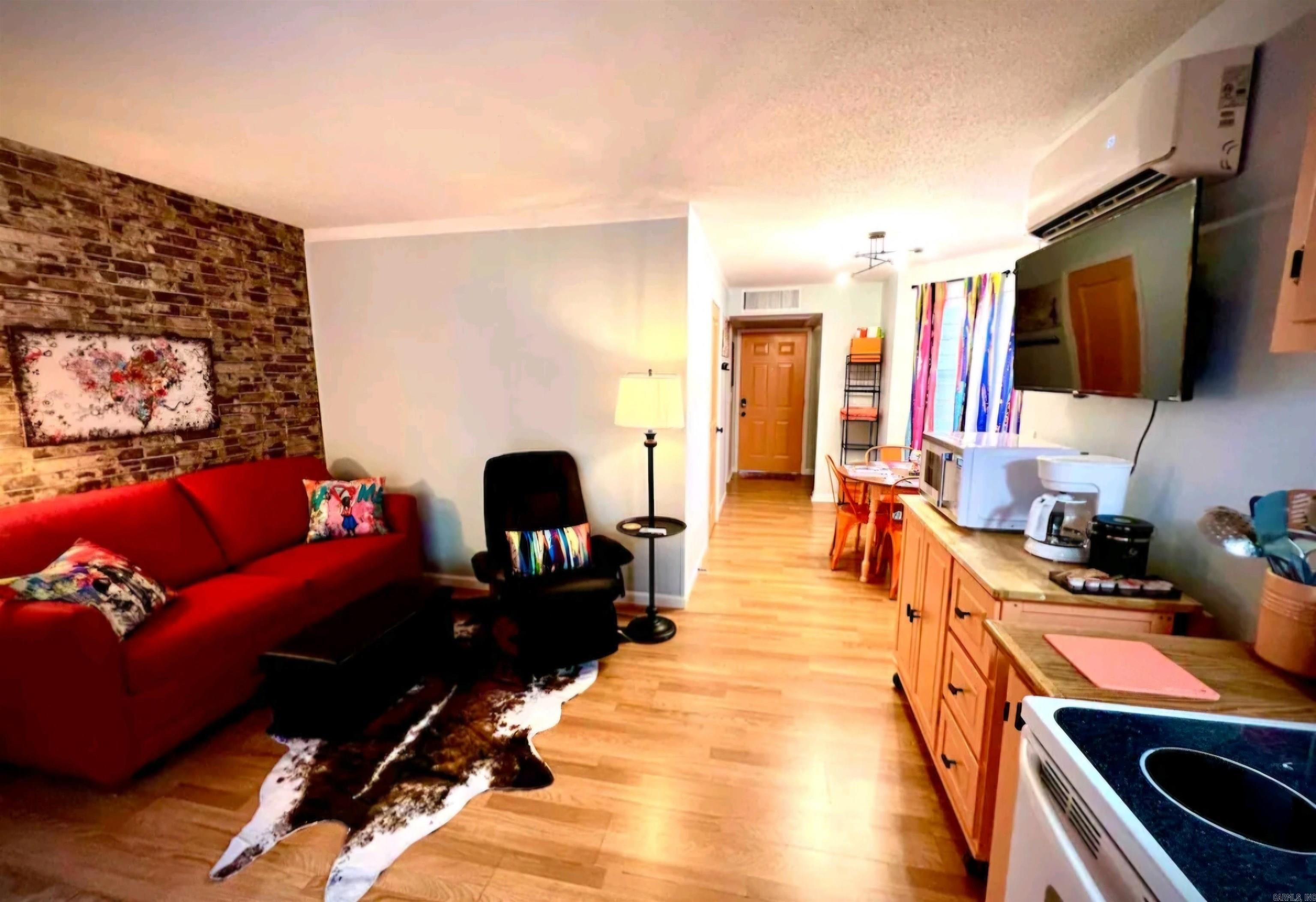 SUMMERHILL PLACE CONDOS - Residential