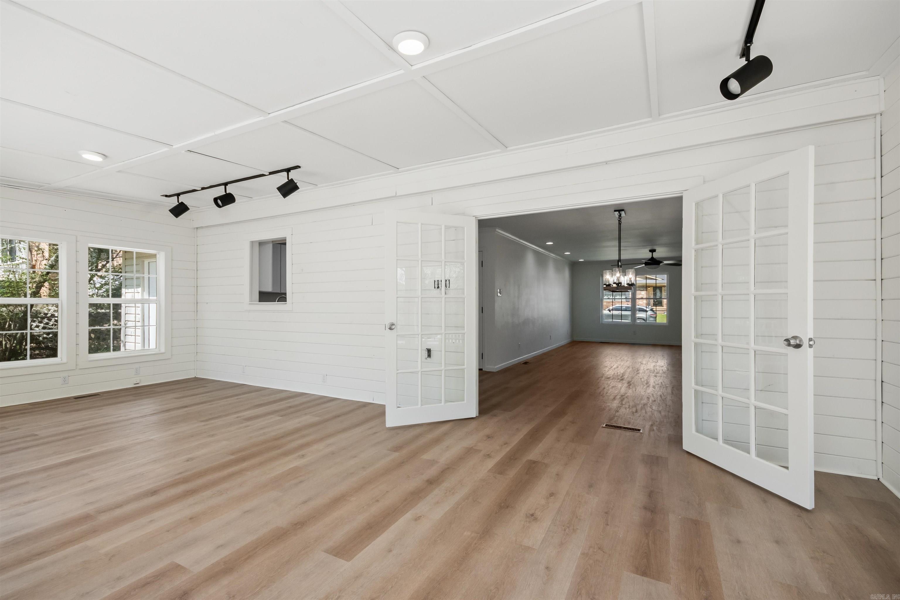 VERVACK HILLS - Residential