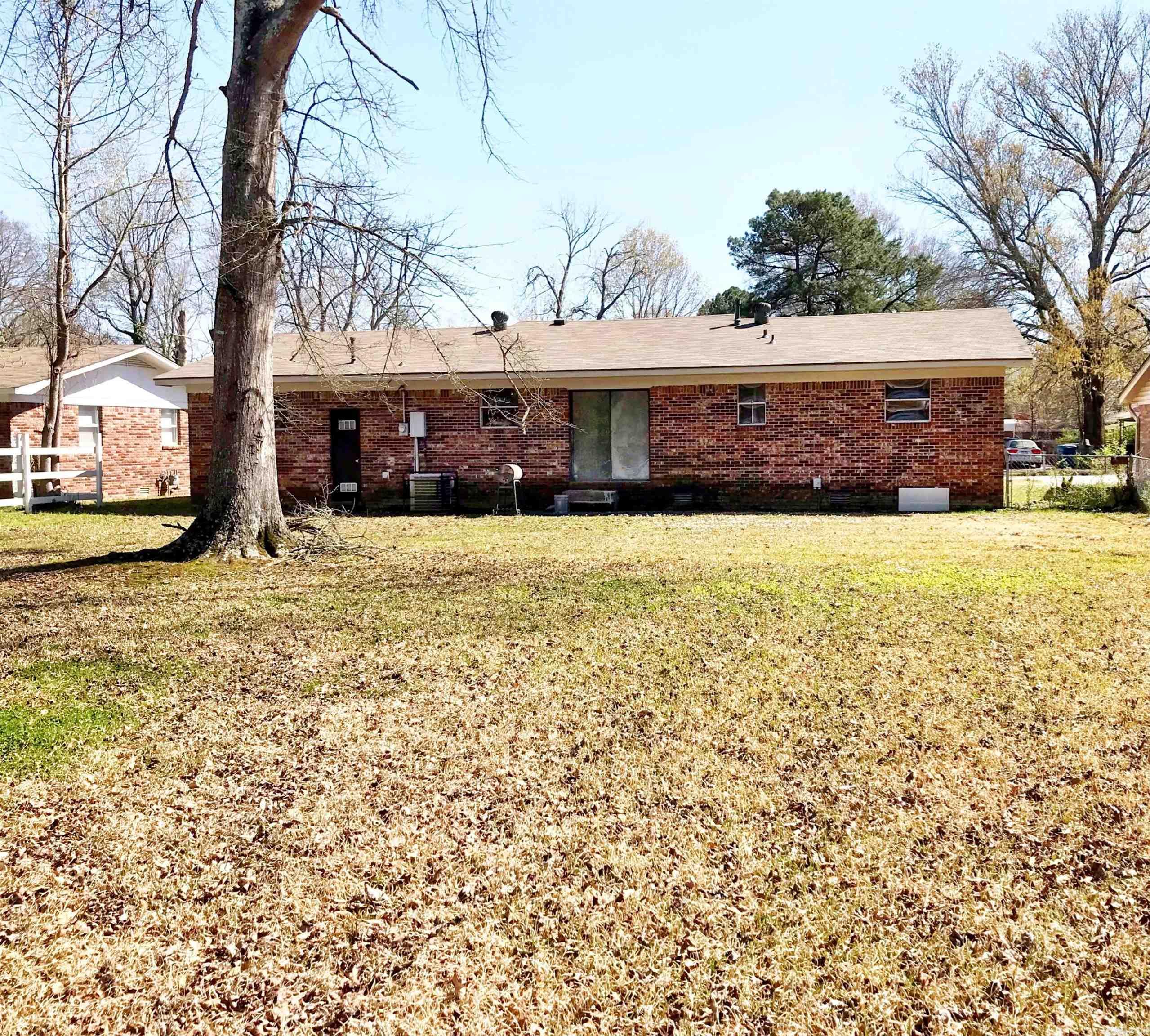 TOWN & COUNTRY - Residential