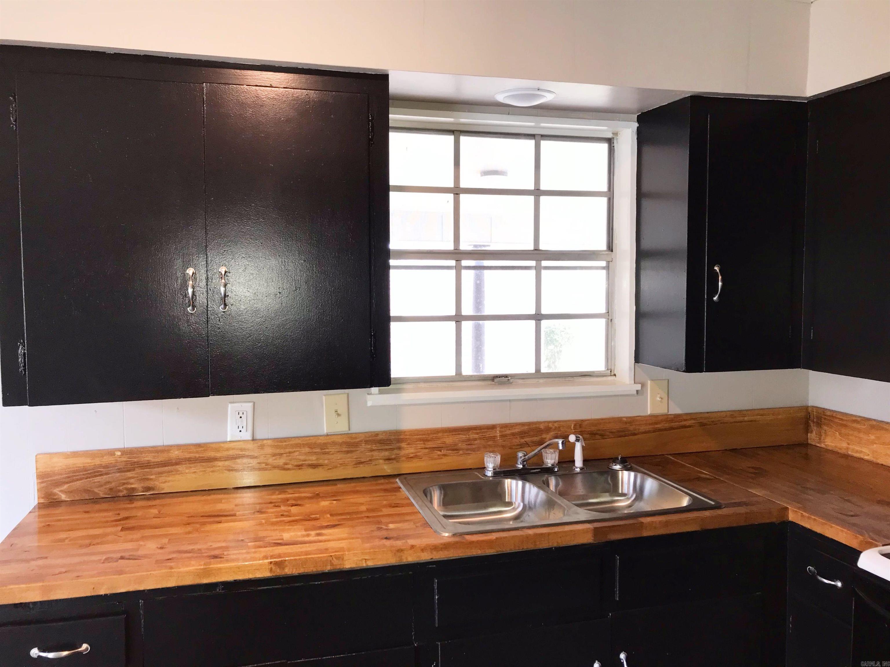 TOWN & COUNTRY - Residential