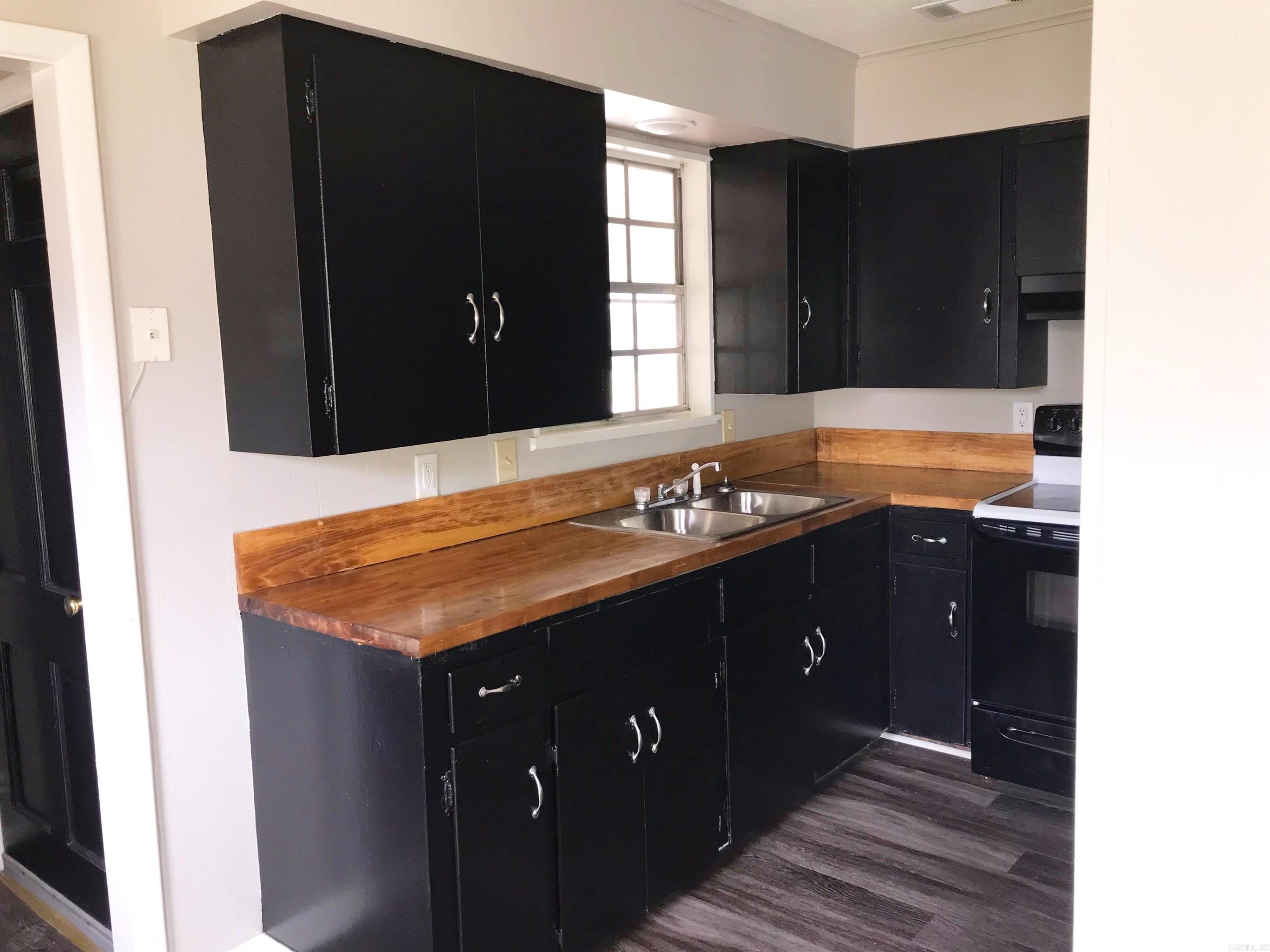 TOWN & COUNTRY - Residential