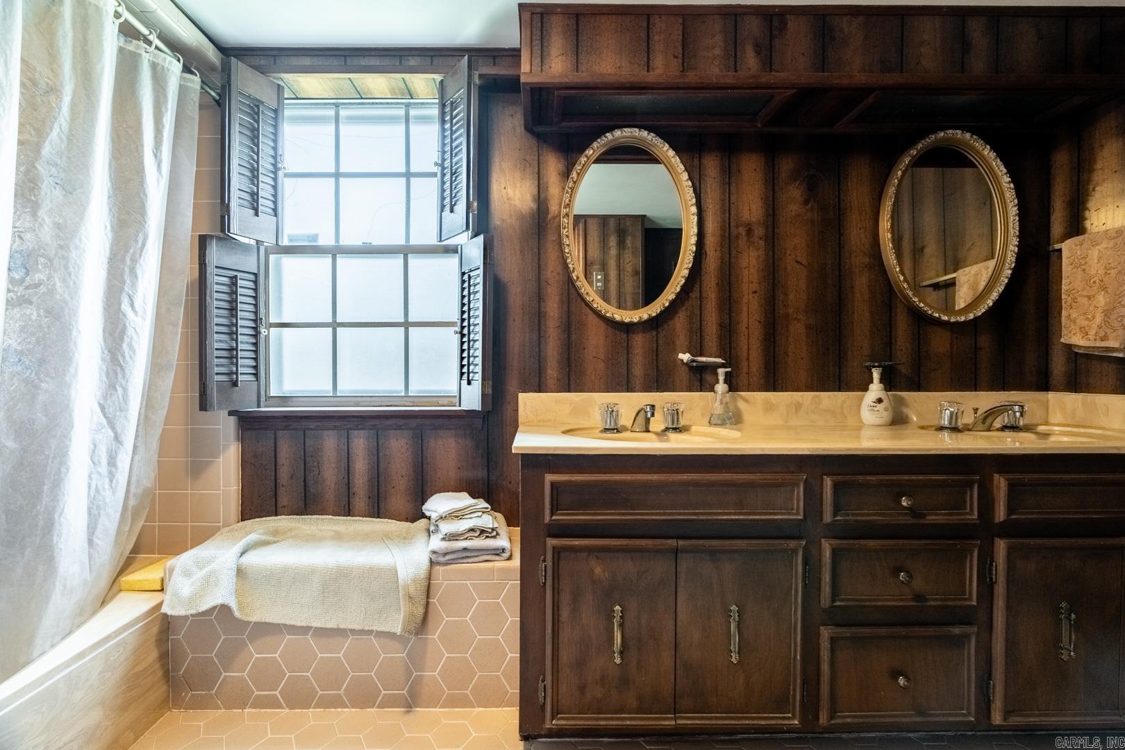 COLONY WEST - Residential