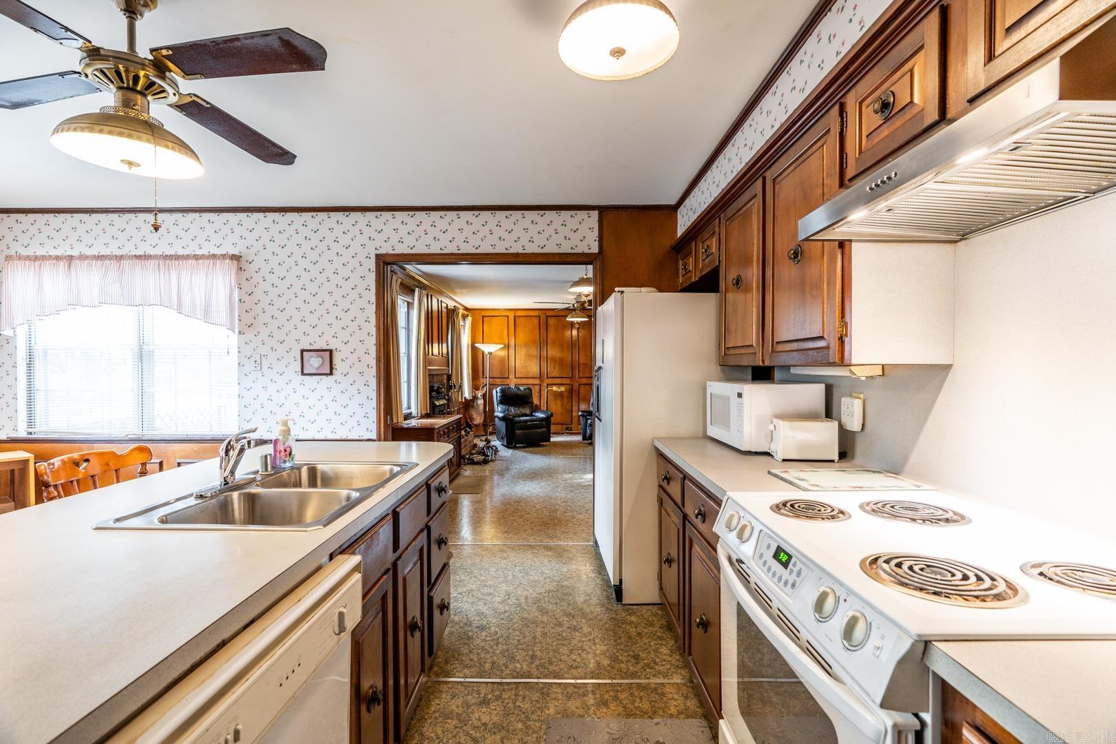 COLONY WEST - Residential