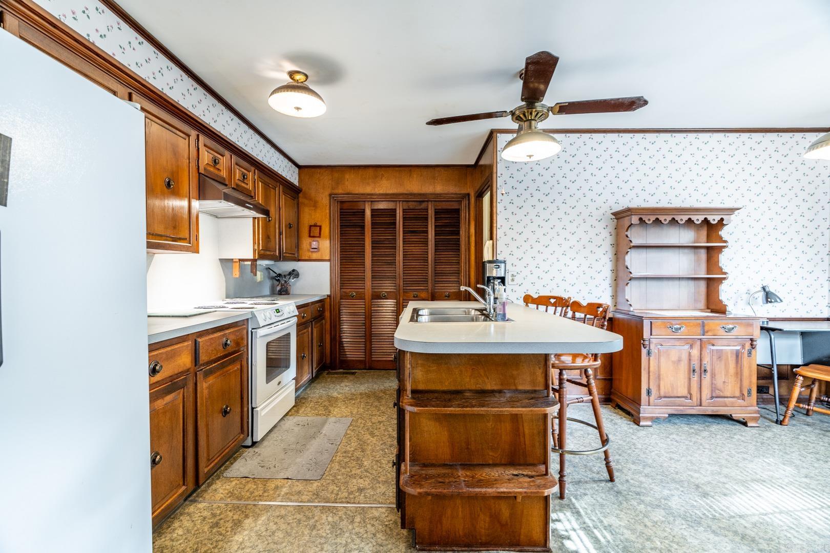 COLONY WEST - Residential