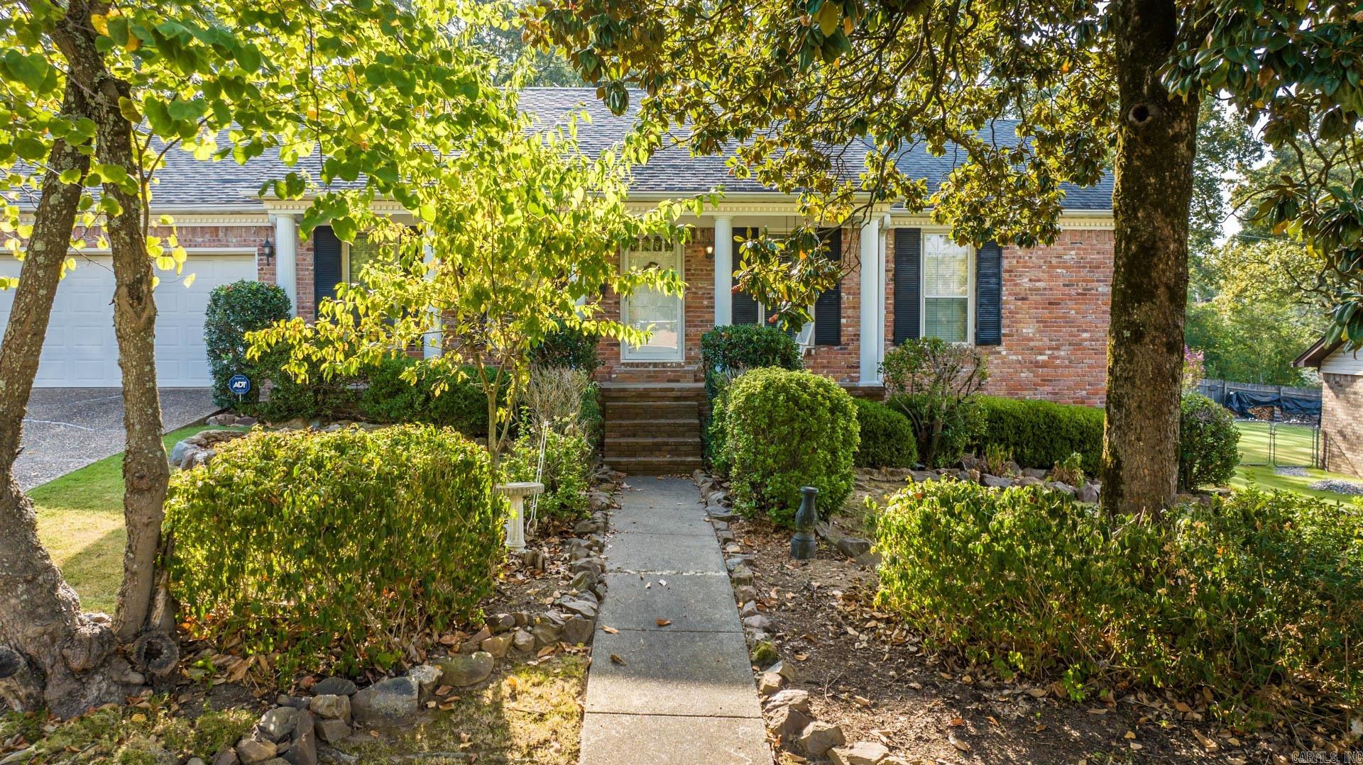 COLONY WEST - Residential