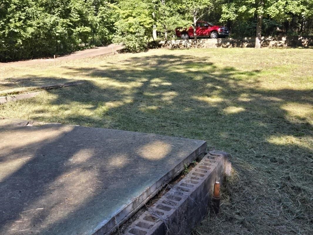 Dakota Second - Land