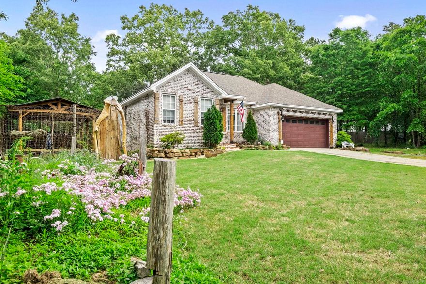 Are you looking for Country Living & Elegance? You won't want to miss this beautiful 3 bedroom, 2 bath home minutes from Searcy. Granite countertops throughout the house! Split floor plan! Hugh island in kitchen! 2 car garage and beautiful side entertaining area for the family and guest!