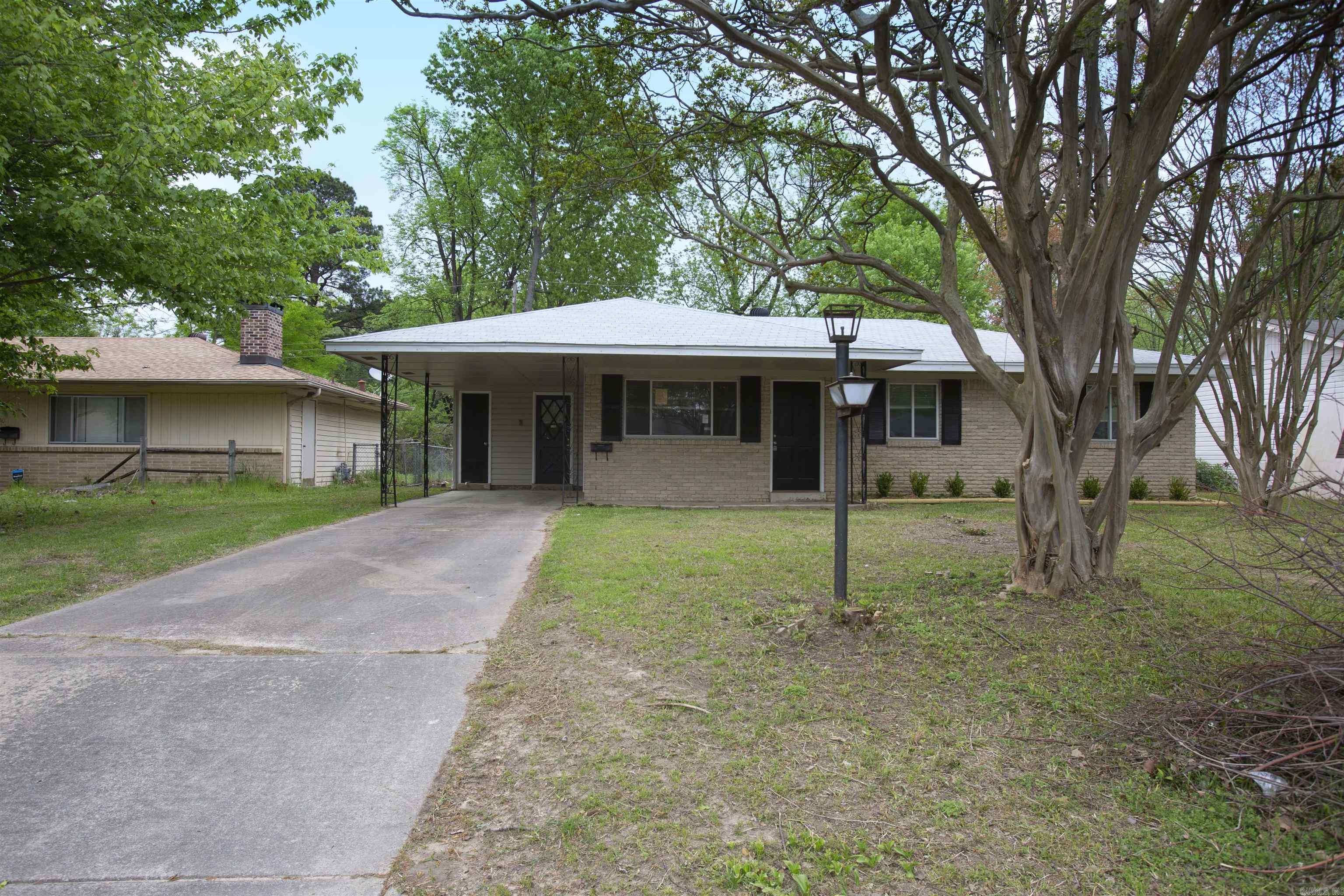 Great 3bd/1.5ba home in Southwest Little Rock. Beautiful hardwood floors in living area. Decorative fireplace that gives a cozy feel. Plenty of cabinet storage in kitchen. Yard is perfect for anyone with kids or pets. No SPD. as seller has never lived at the property. AGENTS SEE REMARKS, TENANT OCCUIPPED.
