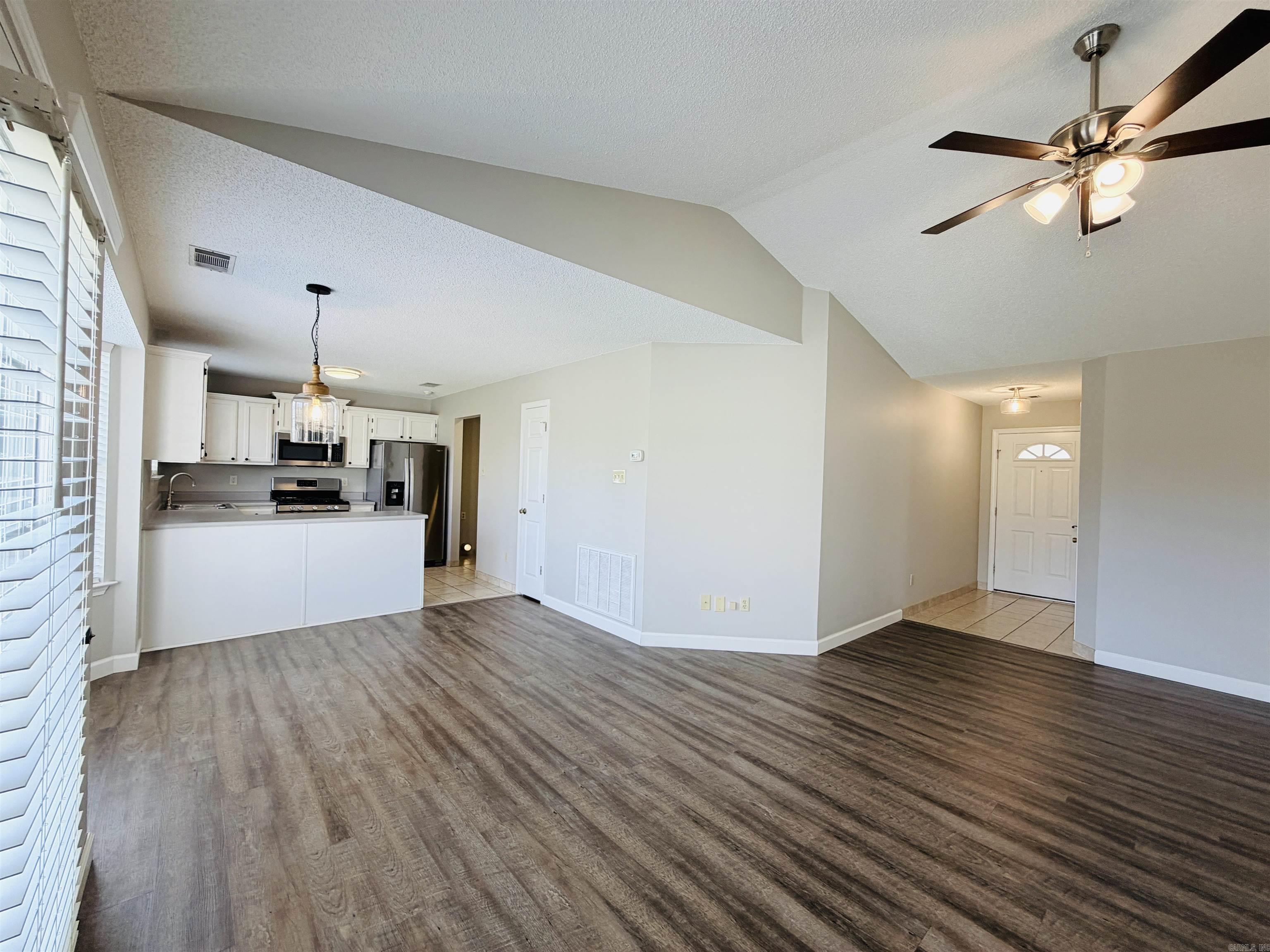 MEADOWLAKE - Residential