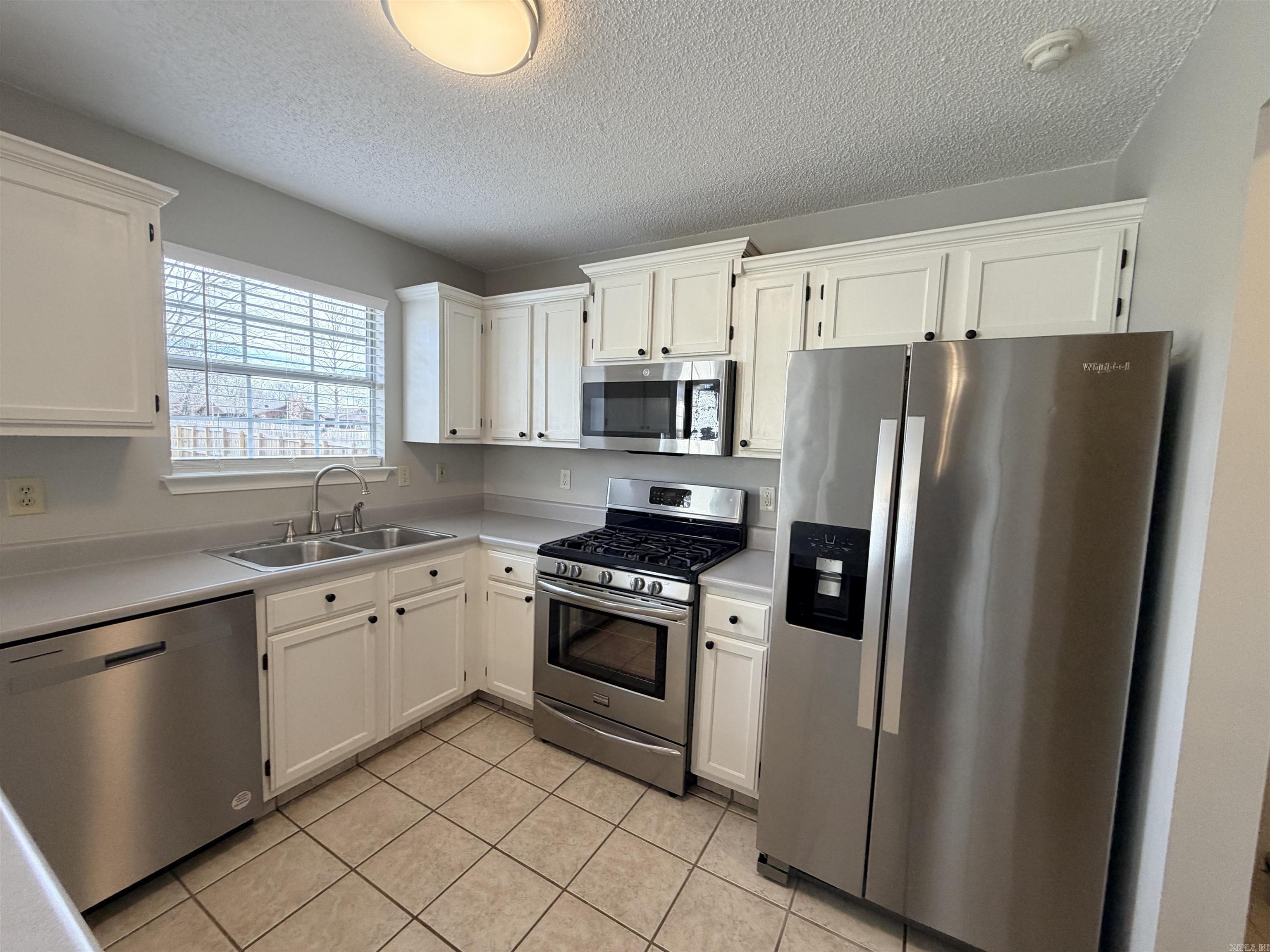 MEADOWLAKE - Residential